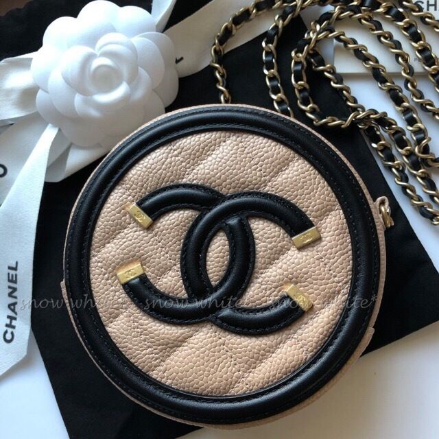 明日着 ベージュx黒 CCマークx丸型のチェーンポシェット CHANEL 明日着 ベージュx黒 CCマークx丸型のチェーンポシェット CHANEL