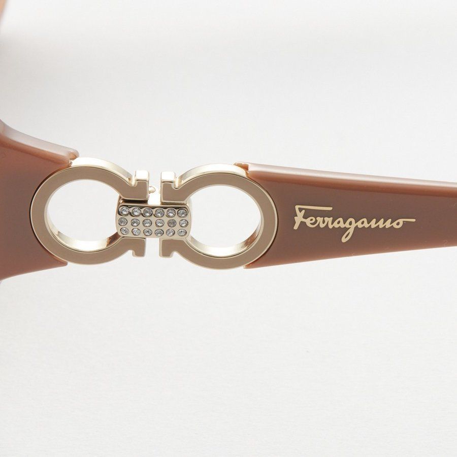人気★Ferragamo★ レディースサングラス ブラウン系 ♪ 人気☆Ferragamo☆ レディースサングラス ブラウン系