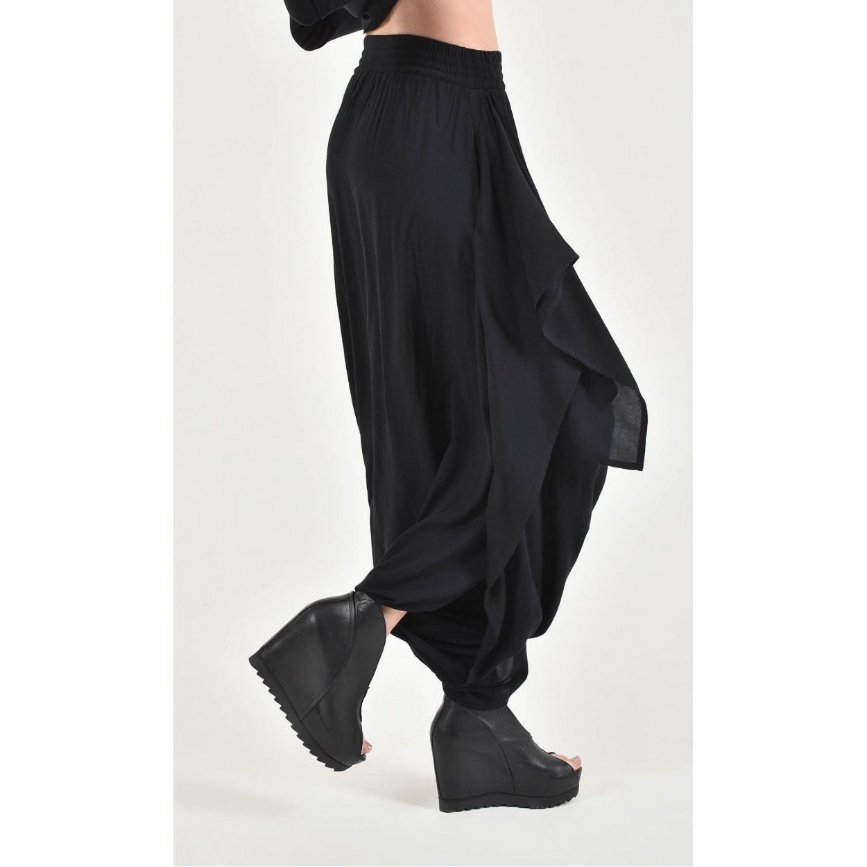Aakasha】ディープドロップクロッチ スカートパンツ 2色展開 (Aakasha Aakasha】ディープドロップクロッチ スカートパンツ 2色展開 (Aakasha