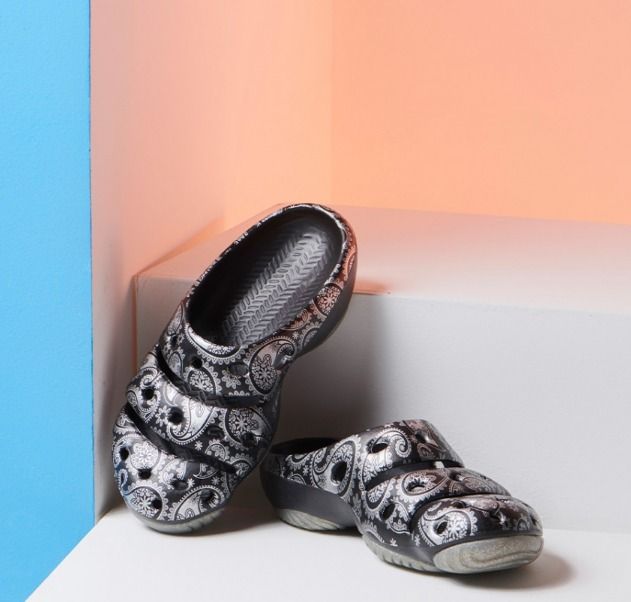 ☆【KEEN(キーン)】☆WOMEN YOGUI ARTS サンダル スリッパ☆2色 (KEEN ☆【KEEN(キーン)】☆WOMEN YOGUI ARTS サンダル スリッパ☆2色 (KEEN