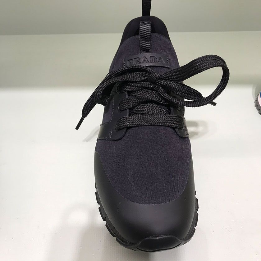 1点限り!VIP顧客セール★累積売上総額第1位!┃PRADA★4E3380
