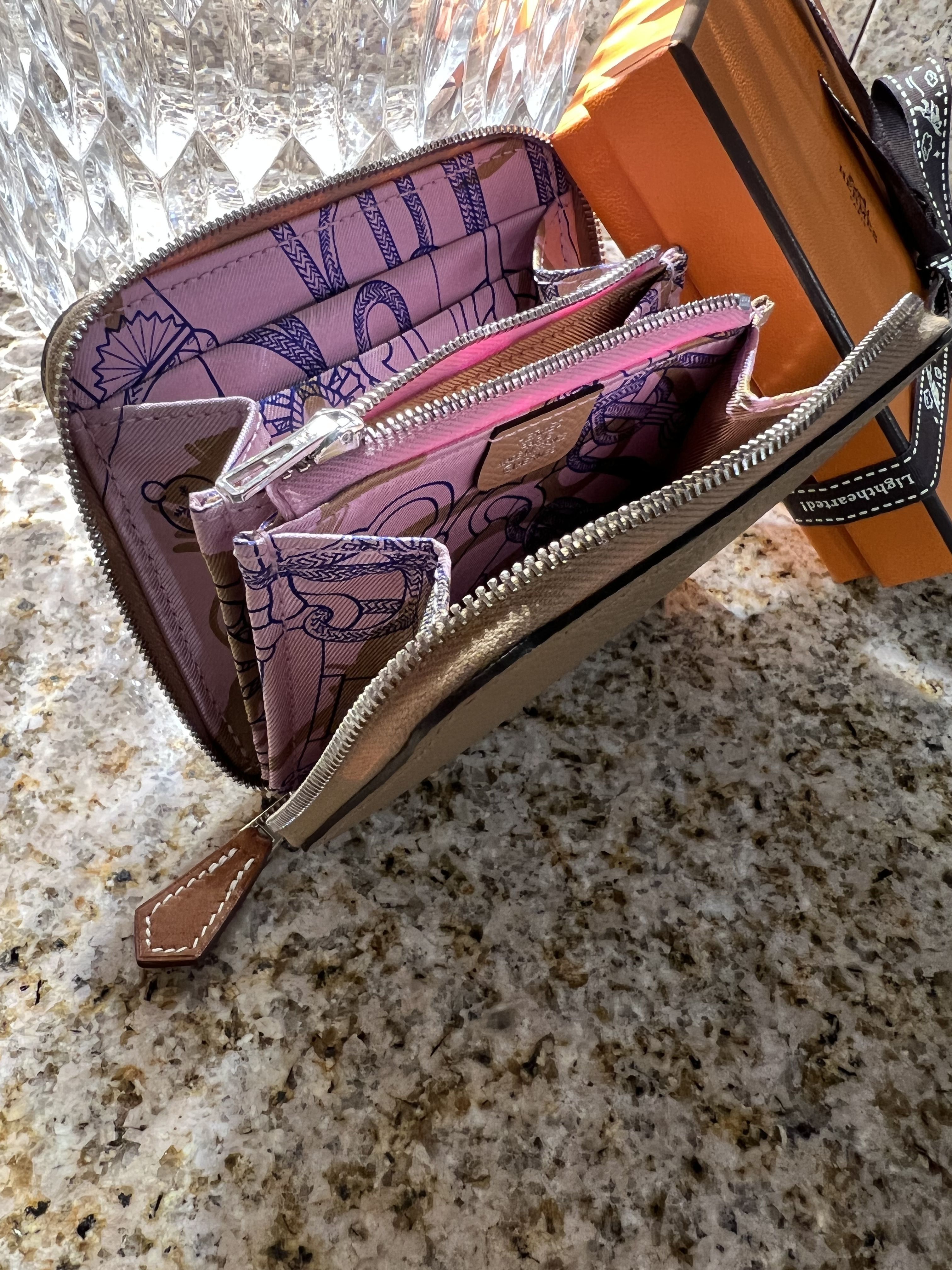 奇跡1品 エルメスHermesシルバーシルクインコンパクト財布 (HERMES