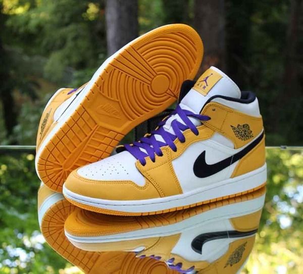 NIKE Air Jordan 1 Mid SE 