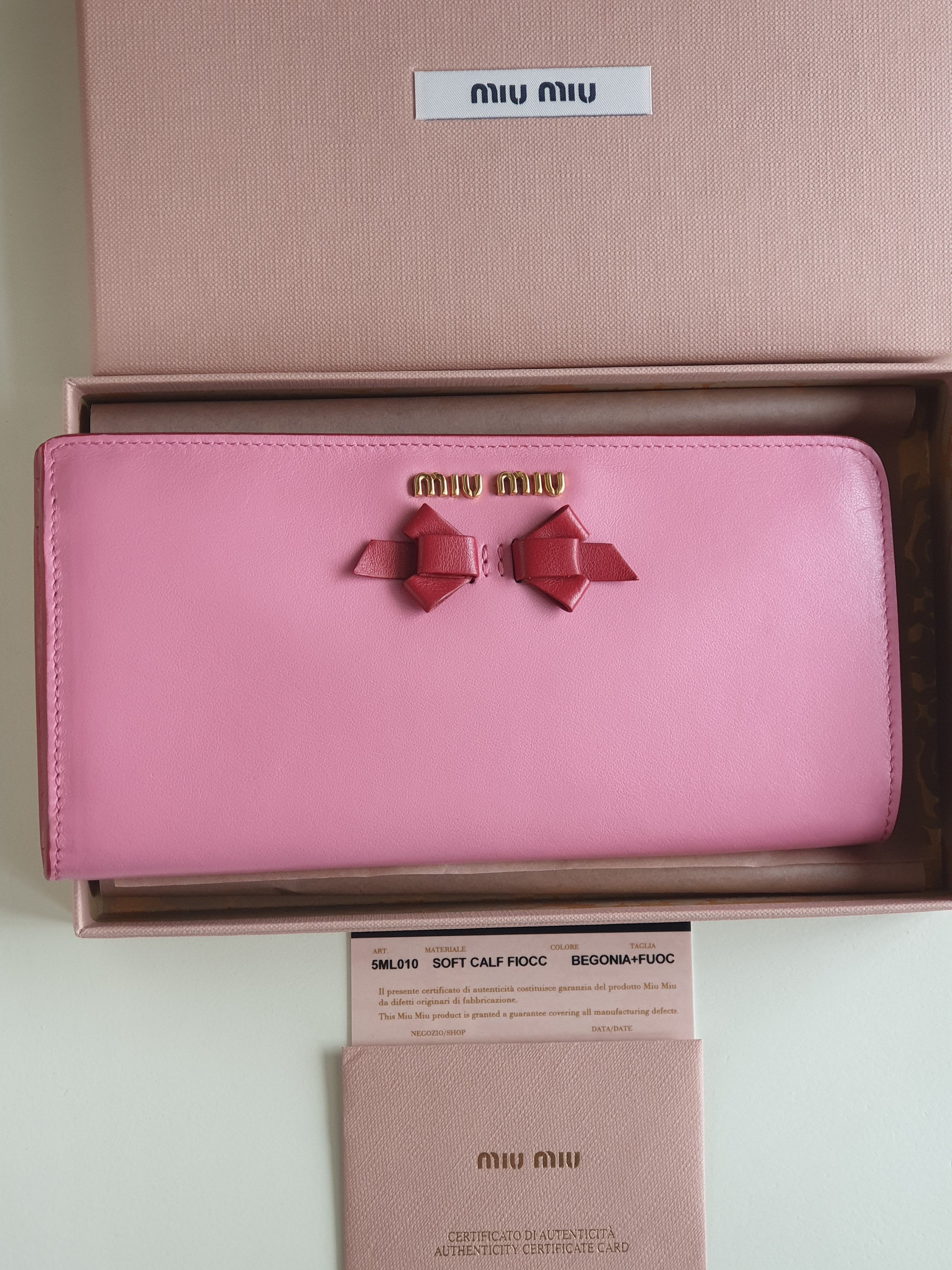 【未使用】miumiu 長財布 リボン 本革