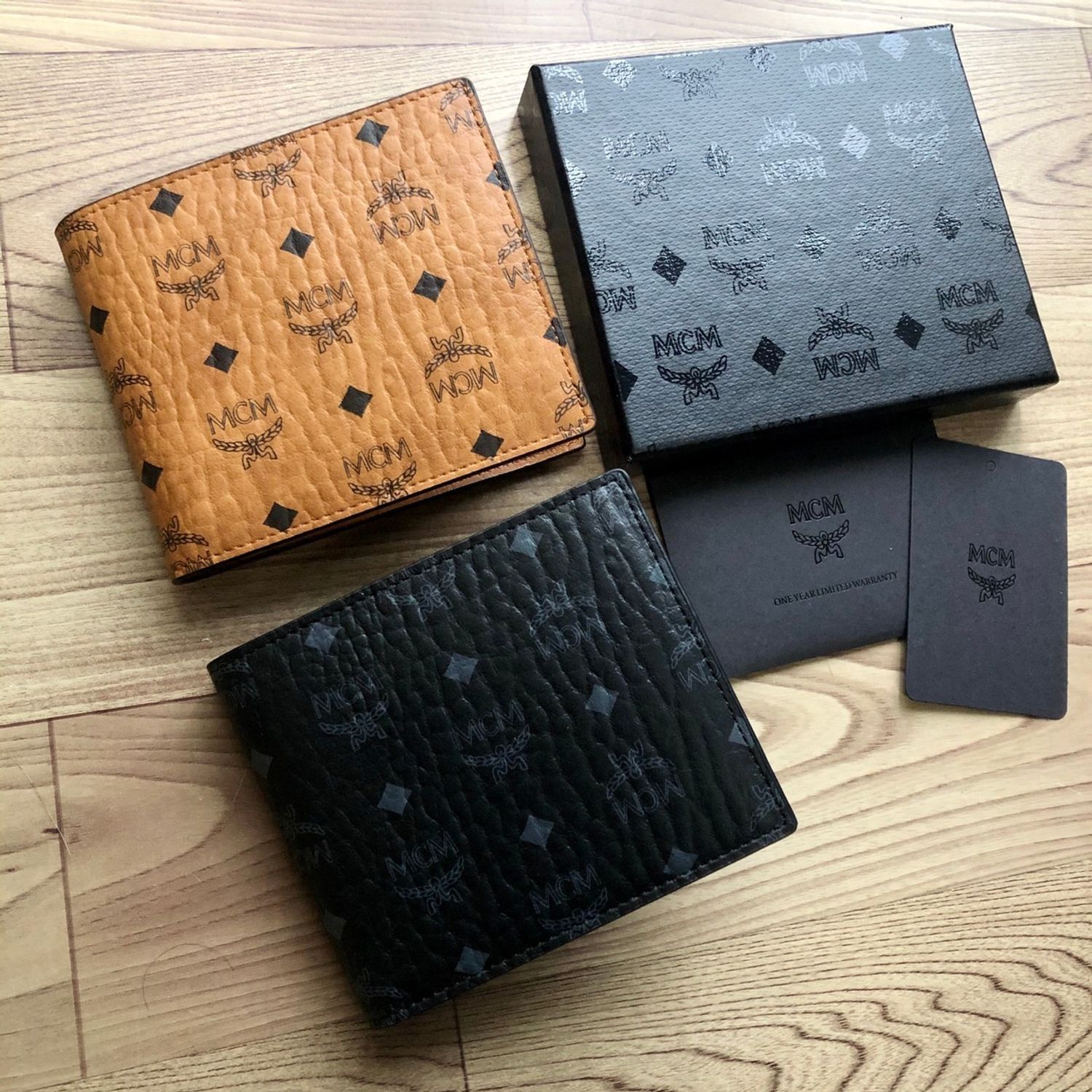 国内即発 Mcm Mxs8svi66 二つ折り財布 Mcm 折りたたみ財布 Buyma