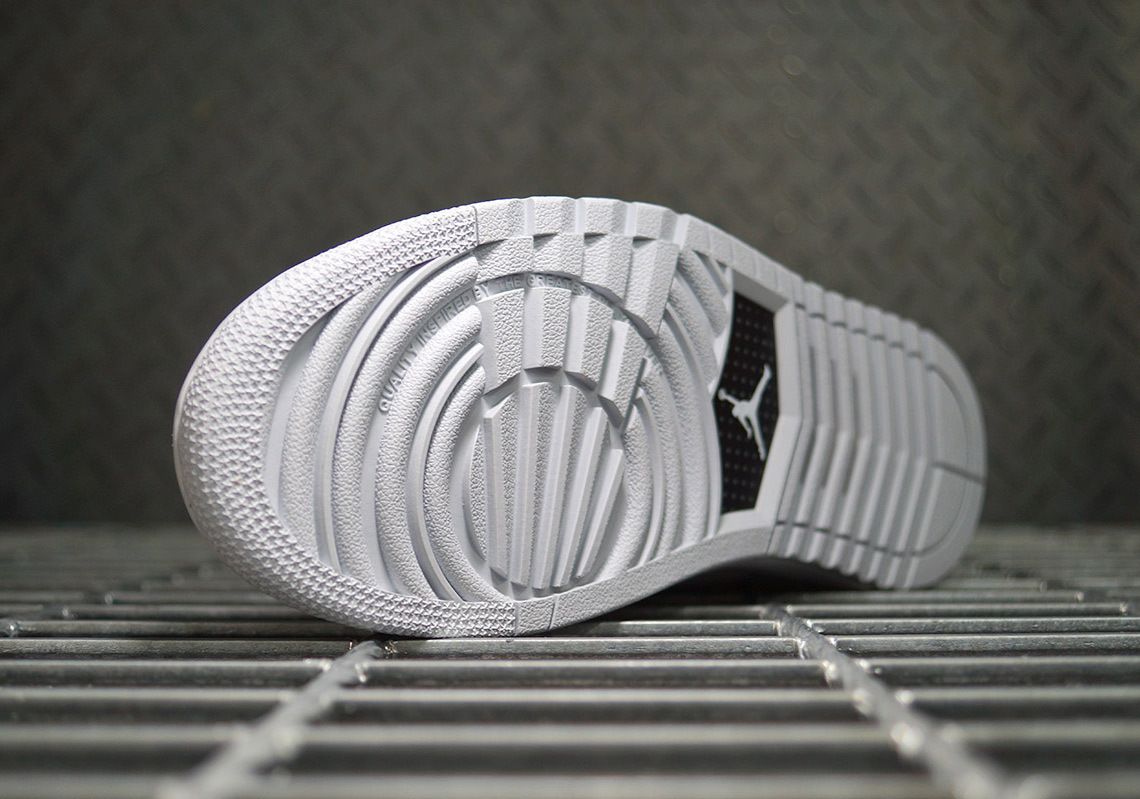 スニーカー Nike Air Jordan 1 Mid Hyper  AW FW 18 2018 NIKE Air Jordan 1 Retro Mid SE 'Light Bone' AW FW 18 2018