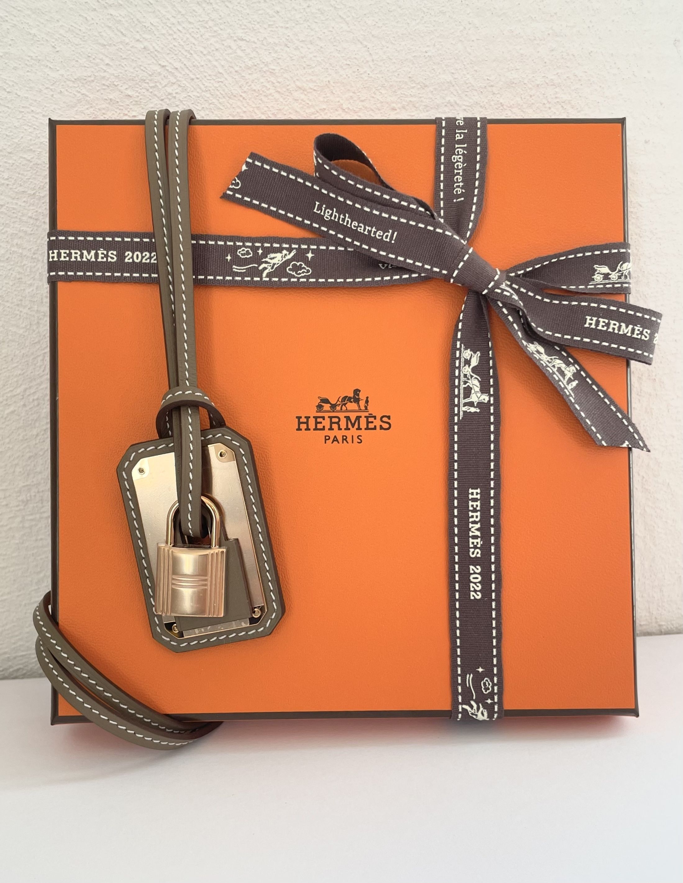 【HERMES】★Pendentif O'Kelly, grand modele ネックレス HERMES Swift Large O'Kelly Pendant Necklace Black 885838
