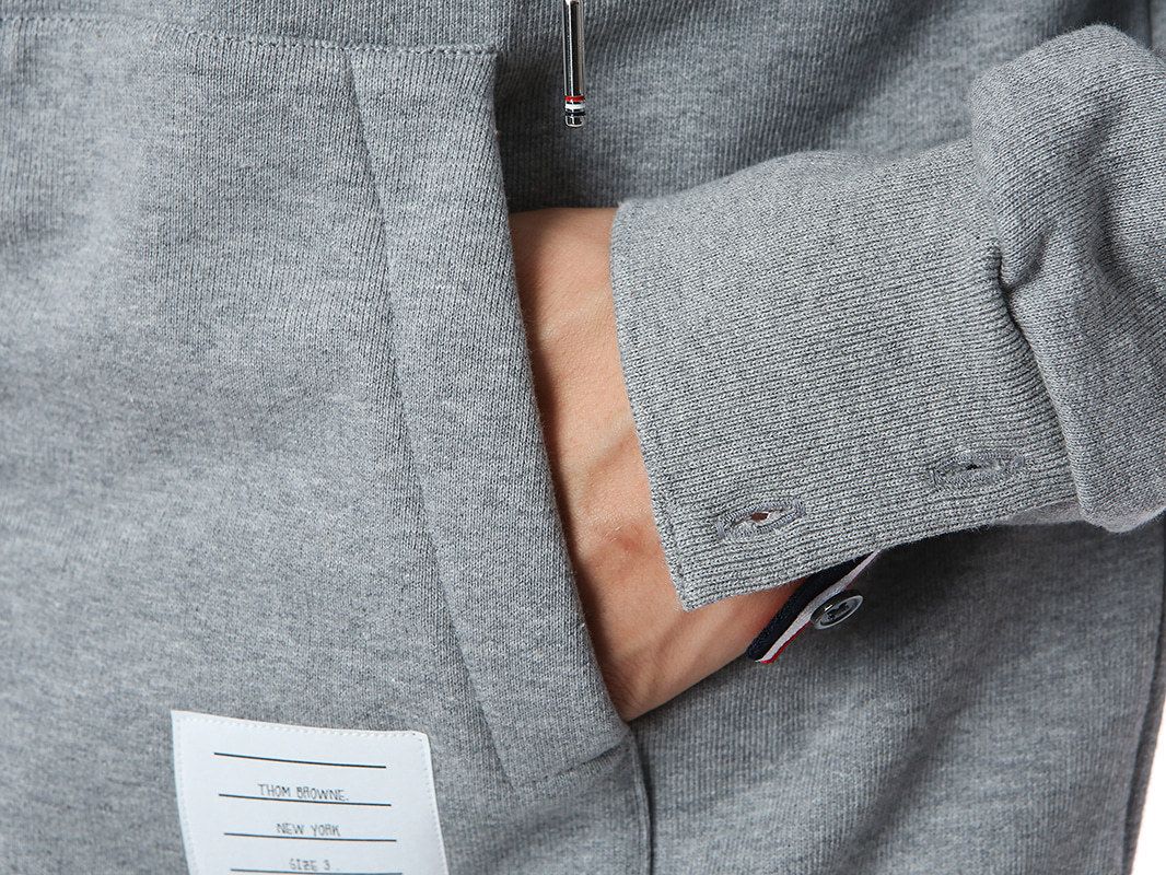 トムブラウン) ジップアップ パーカー MJT153A 03377 055 (THOM BROWNE トムブラウン) ジップアップ パーカー MJT153A 03377 055 (THOM BROWNE