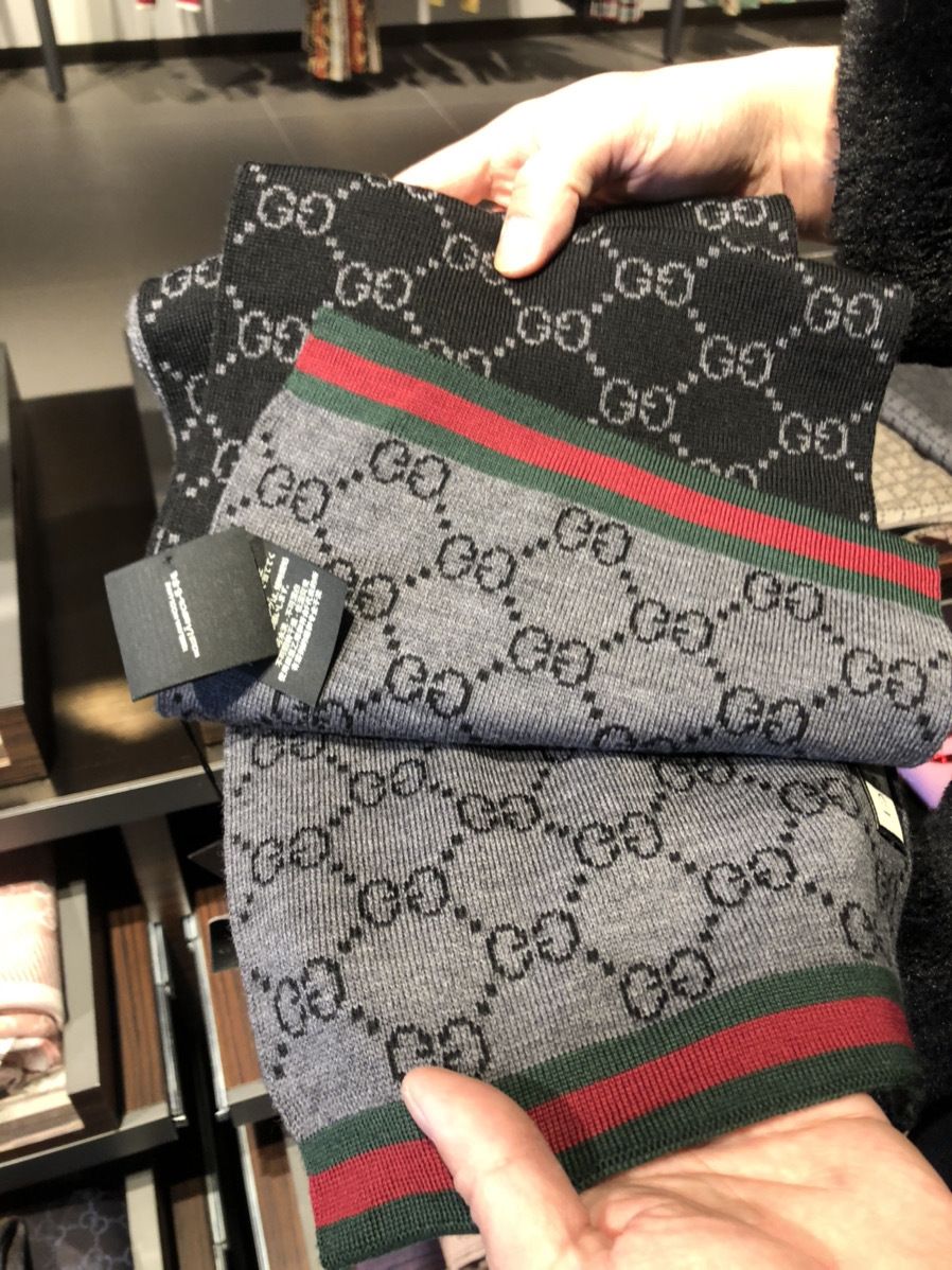 完売前に!【GUCCI 】ギフトも♪ロゴマフラー リバーシブル GG (GUCCI ...