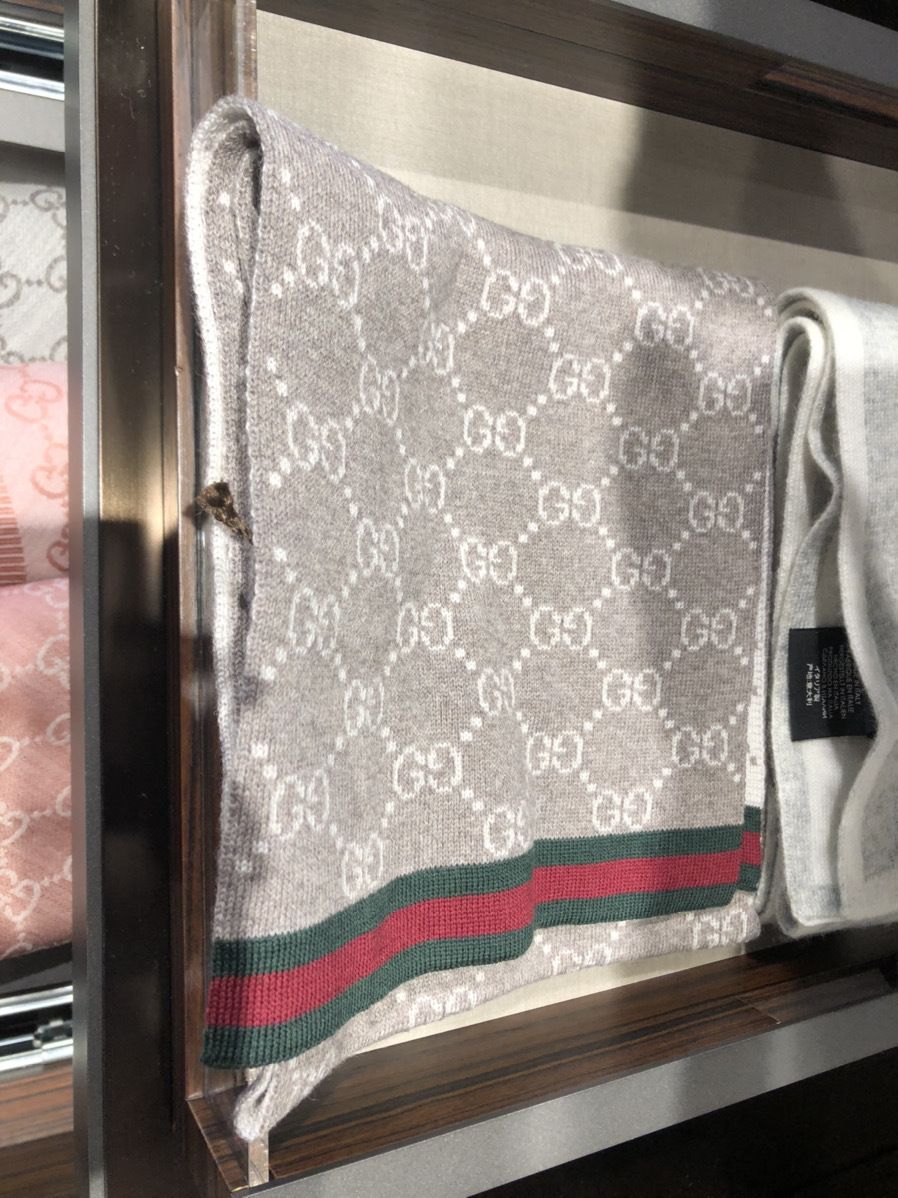完売前に!【GUCCI 】ギフトも♪ロゴマフラー リバーシブル GG (GUCCI ...