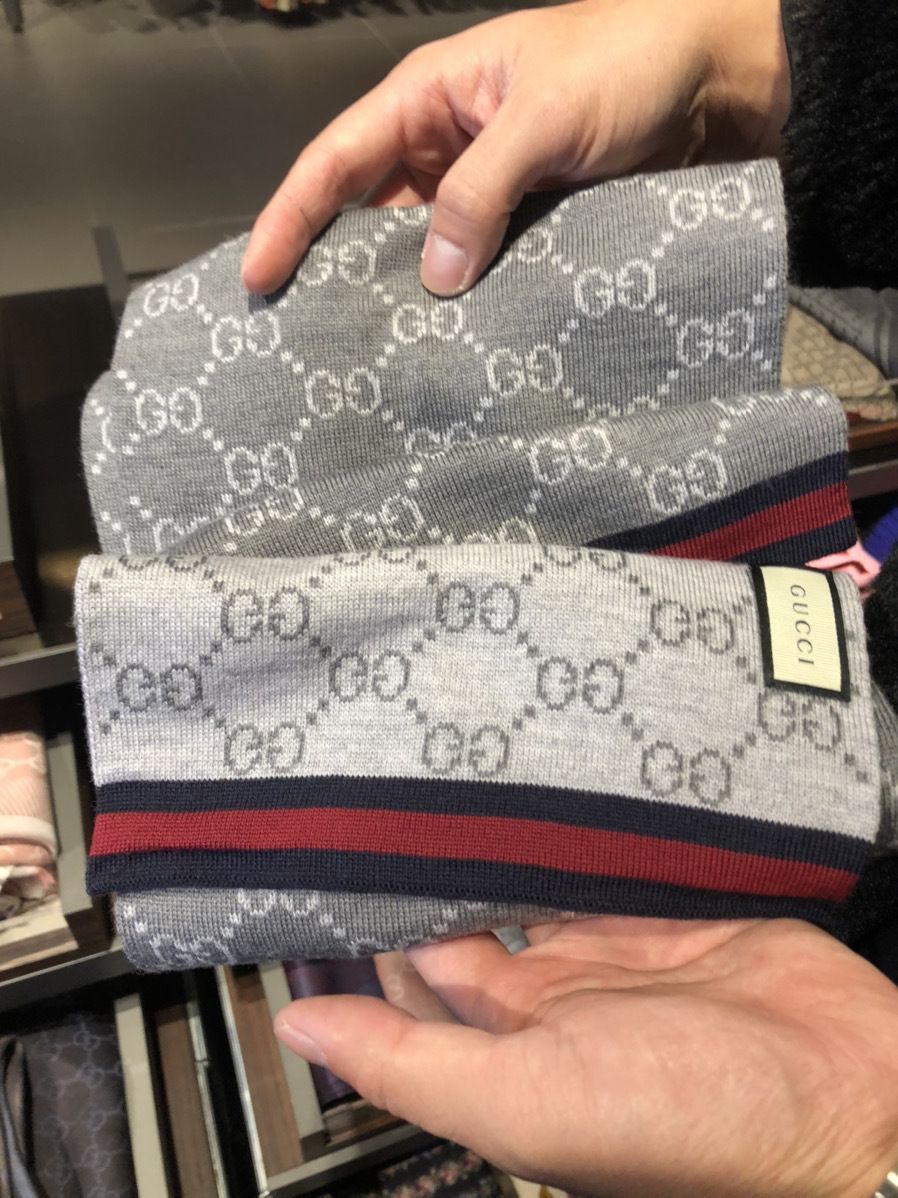 完売前に!【GUCCI 】ギフトも♪ロゴマフラー リバーシブル GG (GUCCI ...