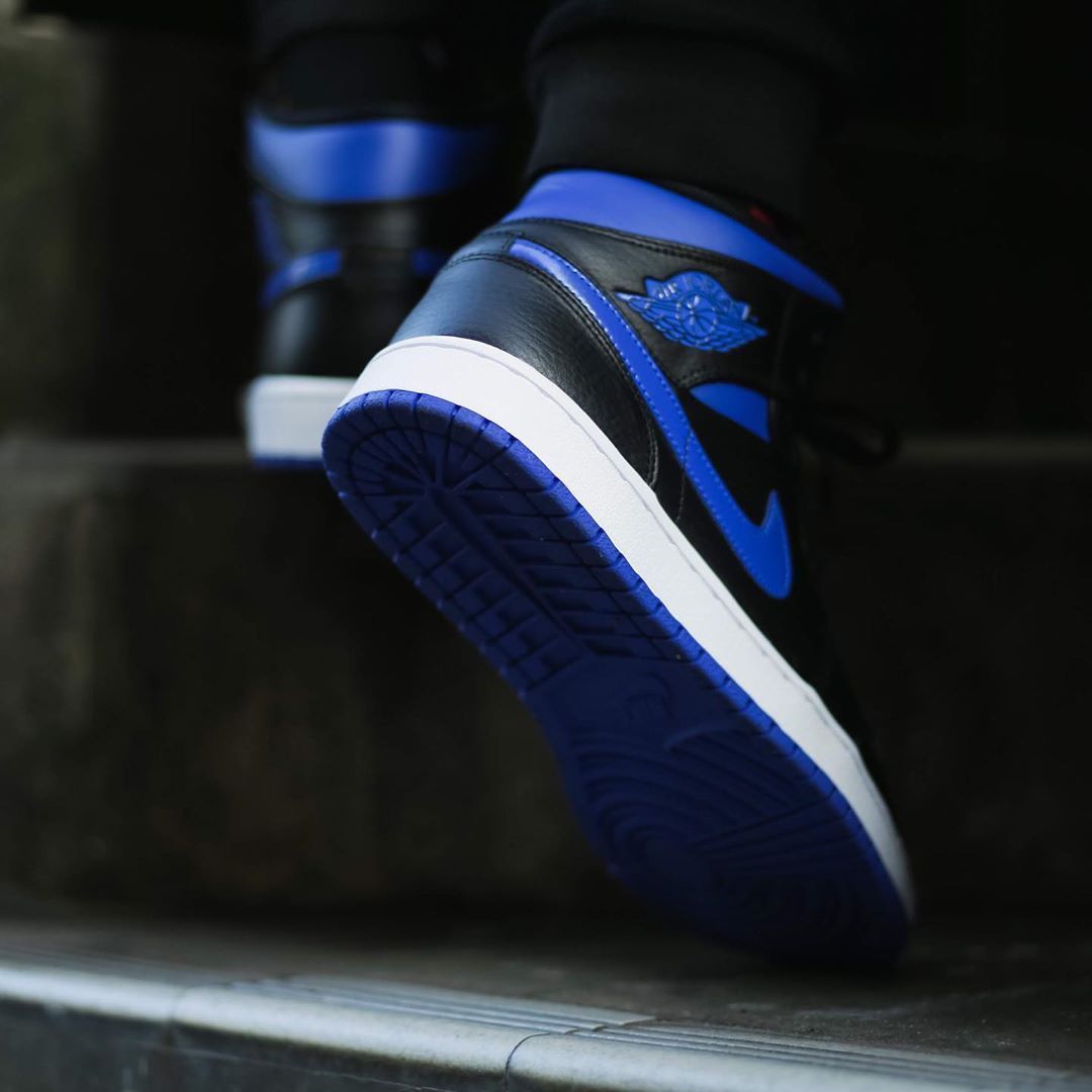 NIKE AIR JORDAN 1 MID HYPER ROYAL - エア ジョーダン 1 (Nike NIKE AIR JORDAN 1 MID HYPER ROYAL - エア ジョーダン 1 (Nike
