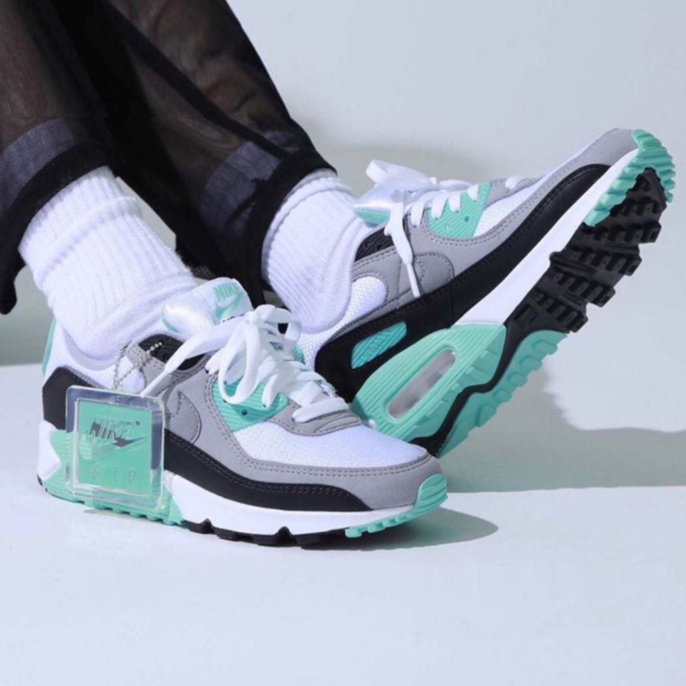 楽天市場】NIKE AIR FORCE 1 07 PRM【NAI-KE】ナイキ エア