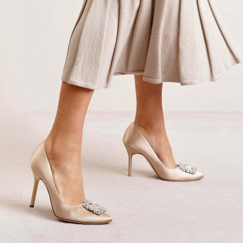 マノロブラニク Hangisi 105 シャンパンサテンパンプス (Manolo マノロブラニク Hangisi 105 シャンパンサテンパンプス (Manolo