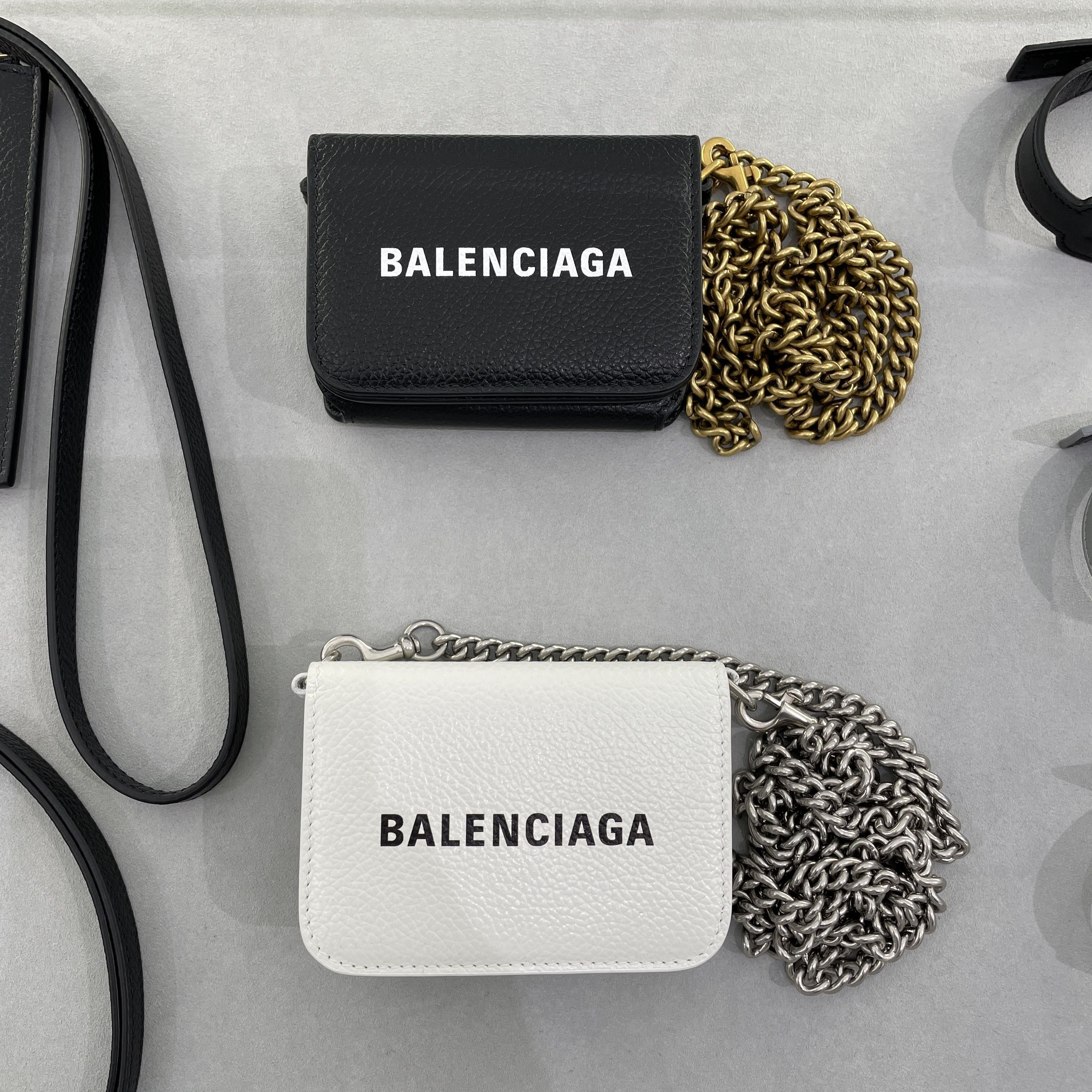 送料関税込★Balenciaga★キャッシュ チェーン付きミニ財布 追跡付き発送で安心】BALENCIAGA Cash チェーン付き ミニ財布