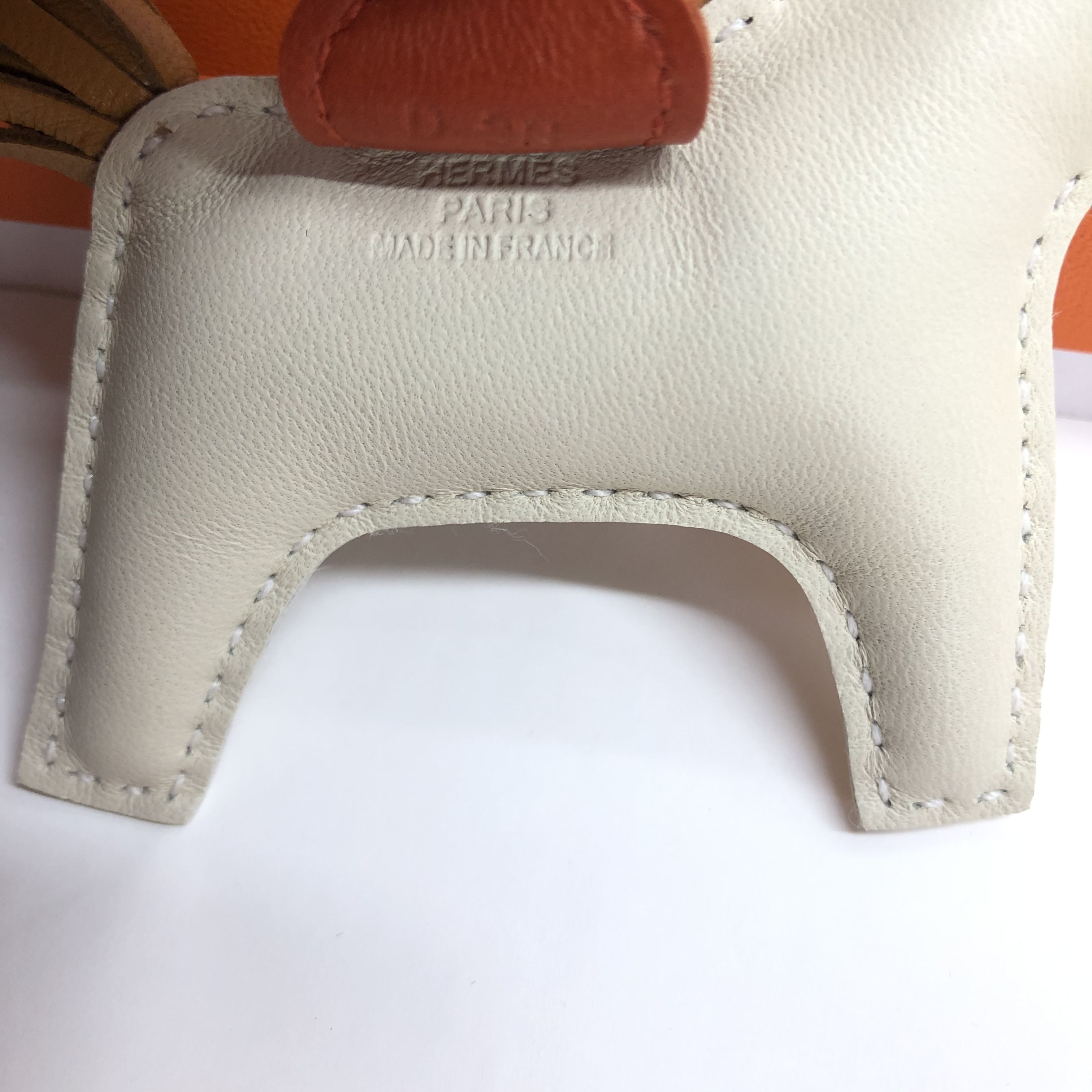 入手困難!!超希少!エルメス ロデオチャーム PM ホワイト (HERMES ...
