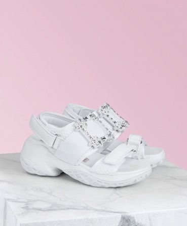 関税込☆Roger Vivier☆ビジューバックルスポーティーサンダル (Roger 関税込☆Roger Vivier☆ビジューバックルスポーティーサンダル (Roger