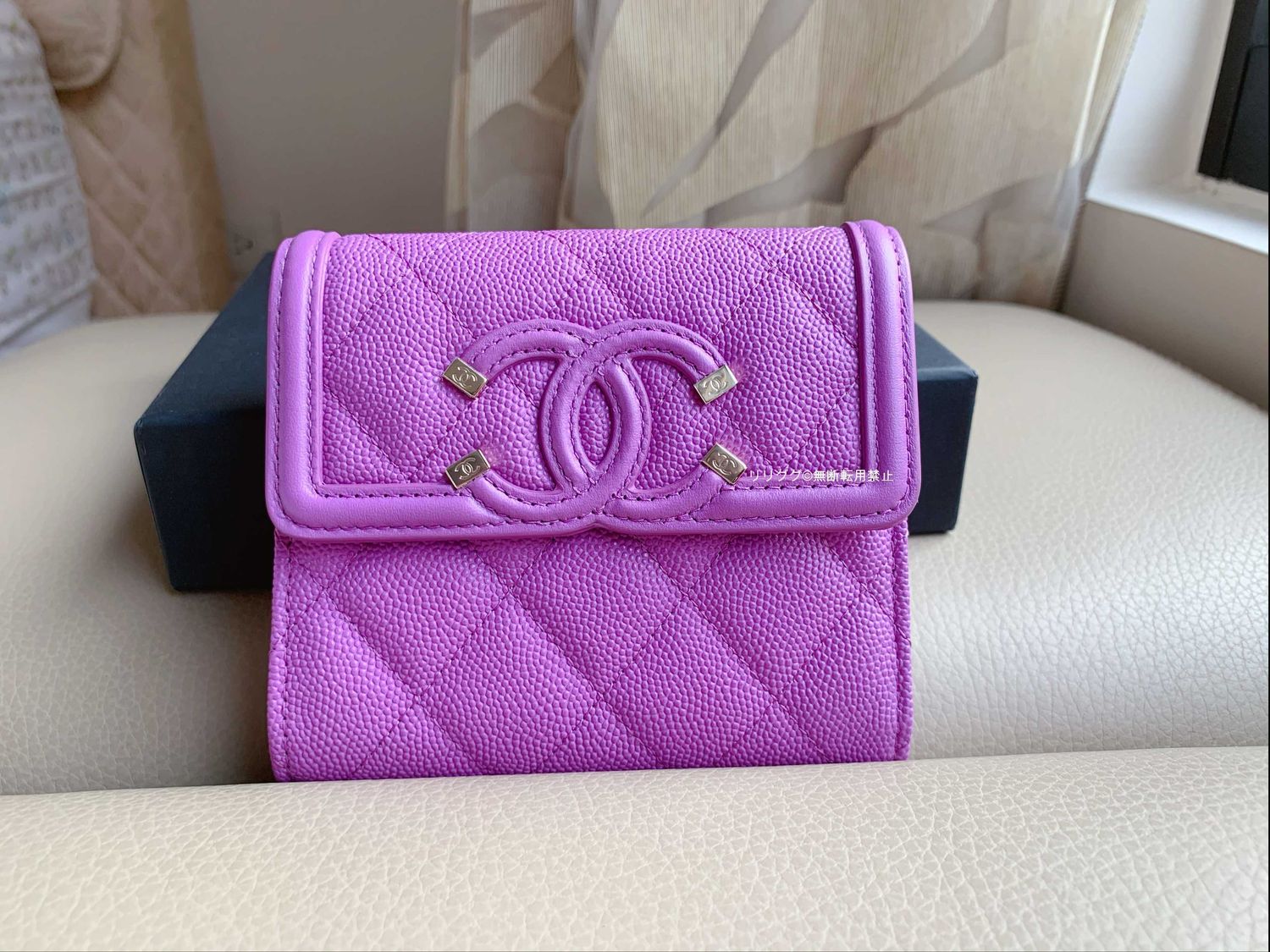 シャネル Aコンパクト財布 紫 ムラサキ パープル Chanel 折りたたみ財布 Buyma
