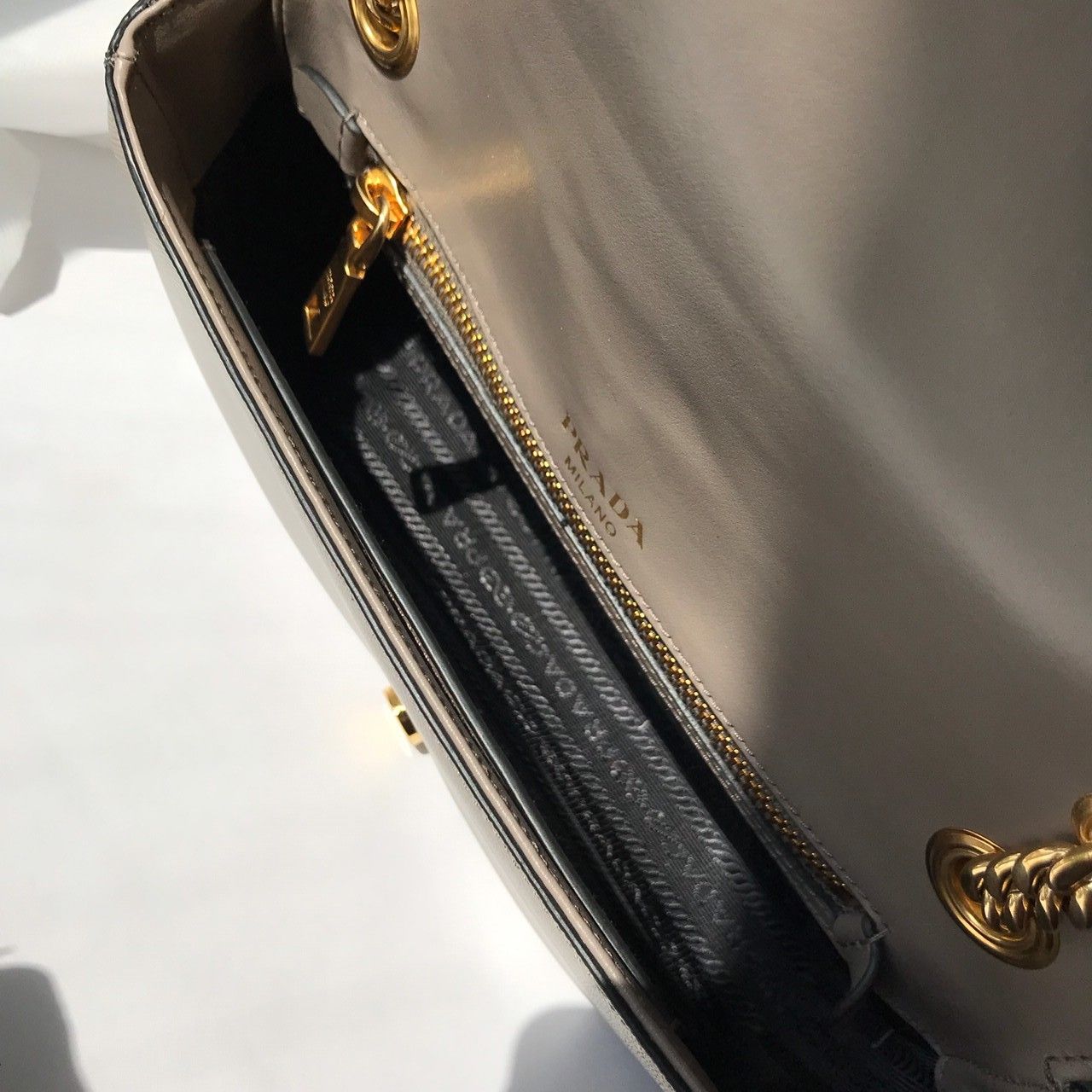 直ぐ届く∞PRADA国内発∞チェーンフラップバッグ 1BD193 (PRADA 直ぐ届く∞PRADA国内発∞チェーンフラップバッグ 1BD193 (PRADA