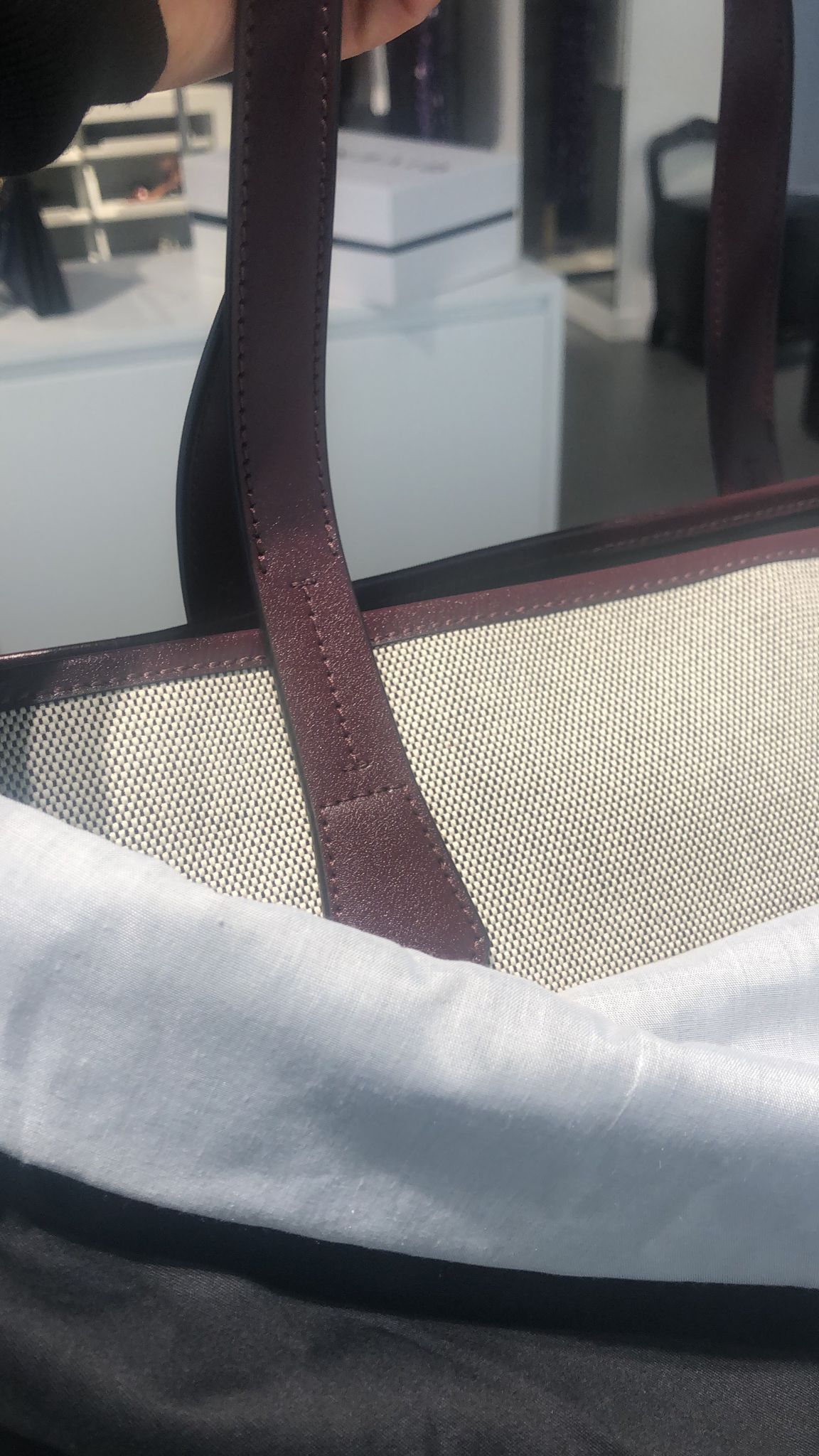GIVENCHY】キャンバス ミニ ボンド ショッパー ベージュ