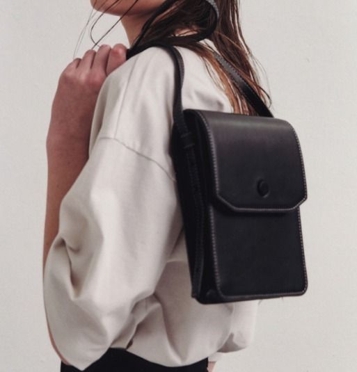★送料・関税込★韓国の人気★MMGL★Leather cross bag★ ☆送料・関税込☆韓国の人気☆MMGL☆Leather cross bag