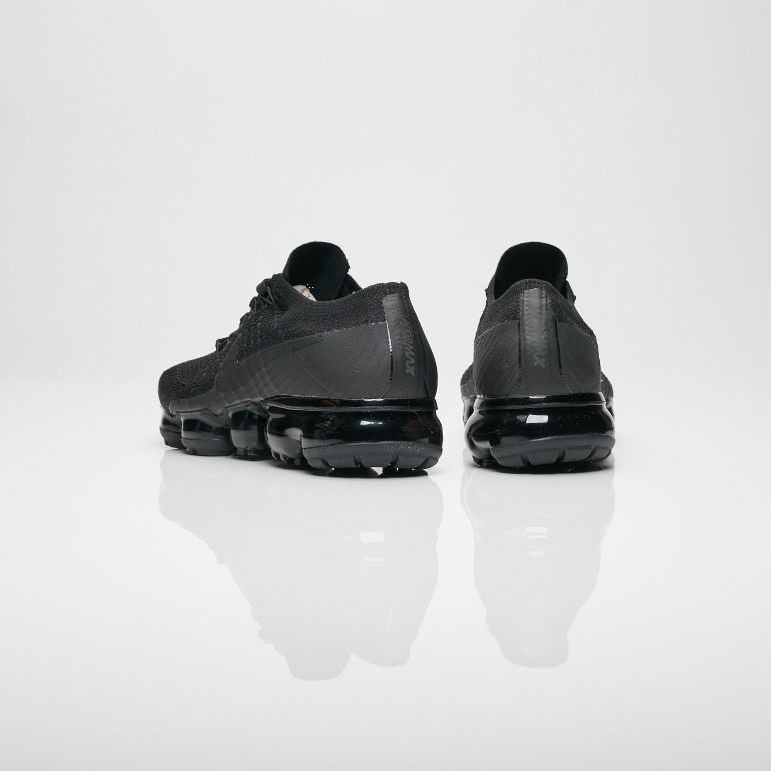vapormax triple black noir