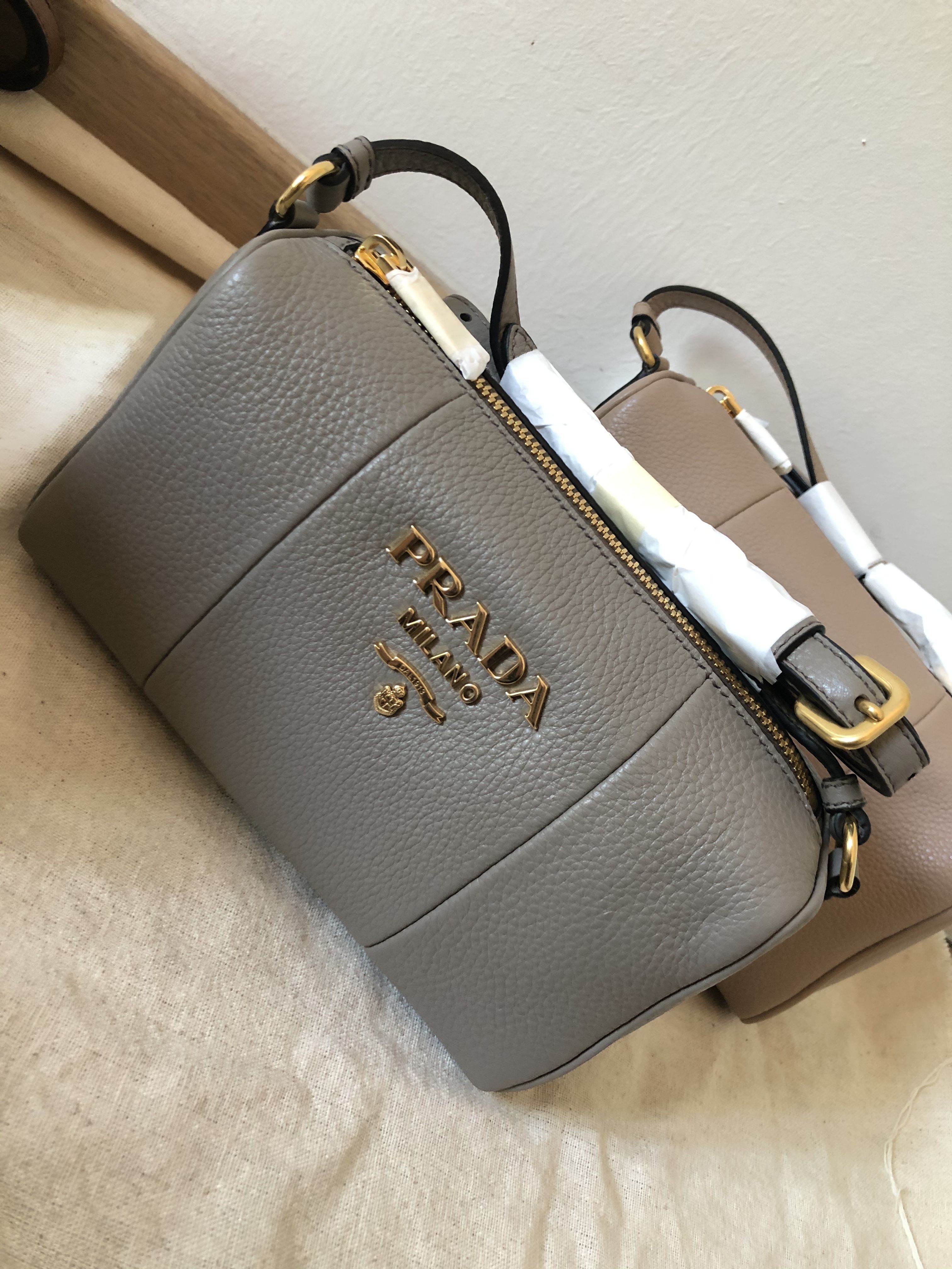 アウトレット】PRADAショルダーバッグ1BH157お色が選べる♪ (PRADA アウトレット】PRADAショルダーバッグ1BH157お色が選べる♪ (PRADA