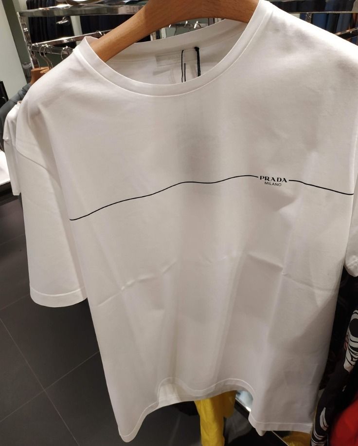 PRADA】クルーネック クラシックロゴTシャツ 各色 UJN656 (PRADA/T PRADA】クルーネック クラシックロゴTシャツ 各色 UJN656 (PRADA/T