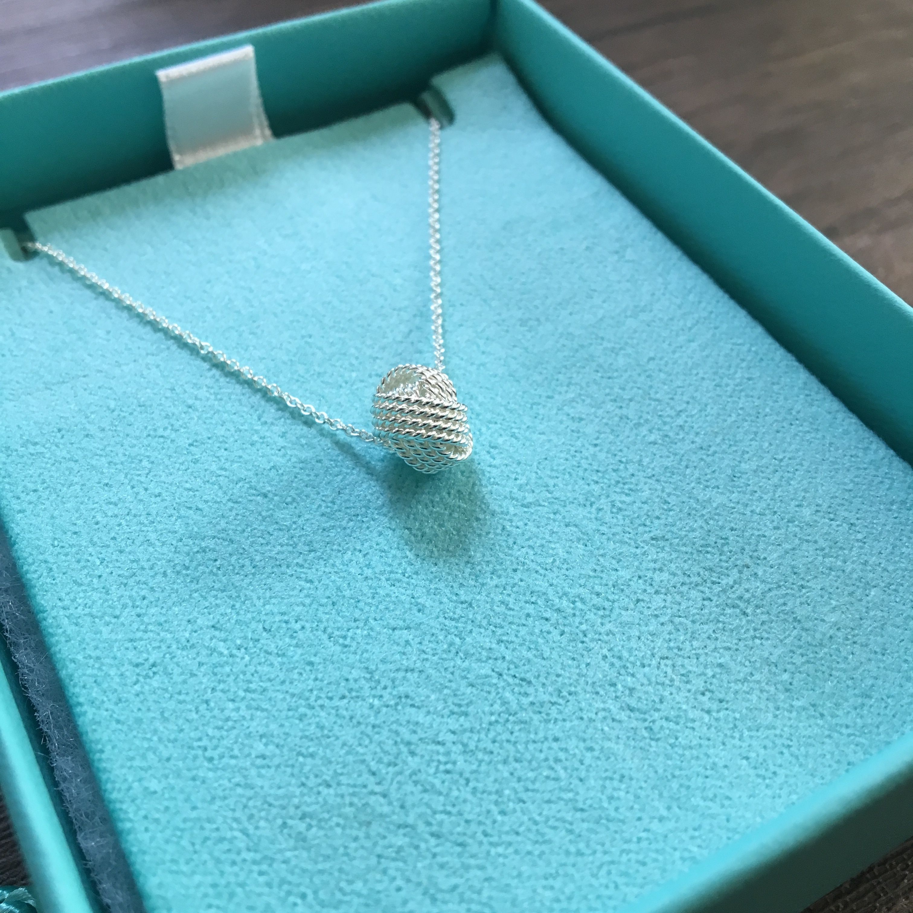 国内発すぐ届く☆Tiffany&Co.ティファニー ノットペンダント