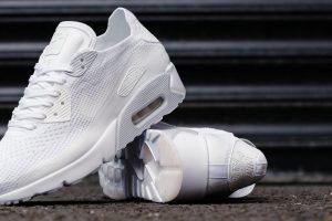 入手困難 激レア!Nike Air Max 90 Ultra Flyknit 2.0 スニーカー (Nike ...