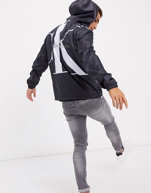 Calvin Klein Jeans バックロゴ フード付きジャンパー (Calvin Klein Calvin Klein Jeans バックロゴ フード付きジャンパー (Calvin Klein