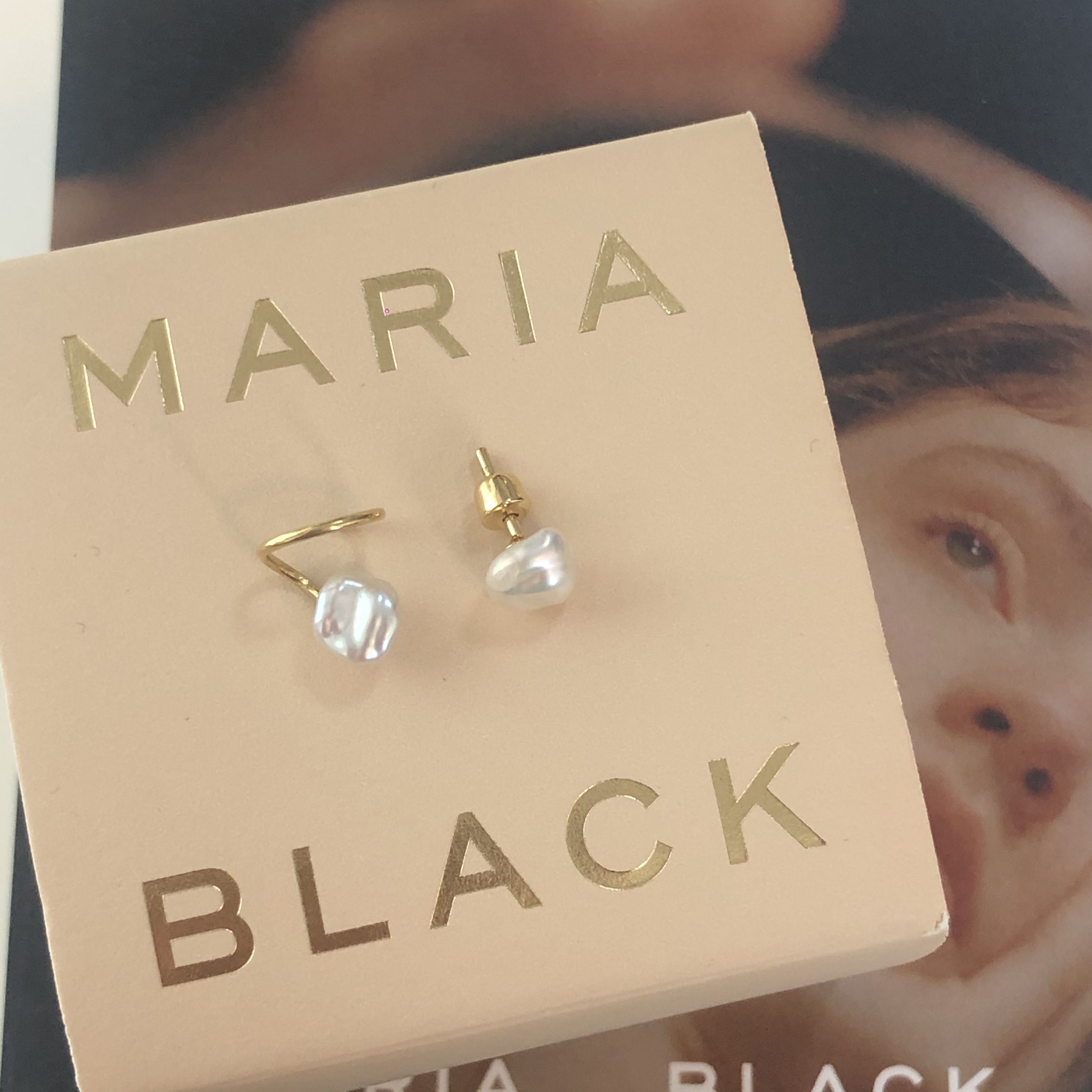 Maria Black】バロックパール - TWIRL右耳+HELIX STUD (Maria Black Maria Black】バロックパール - TWIRL右耳+HELIX STUD (Maria Black