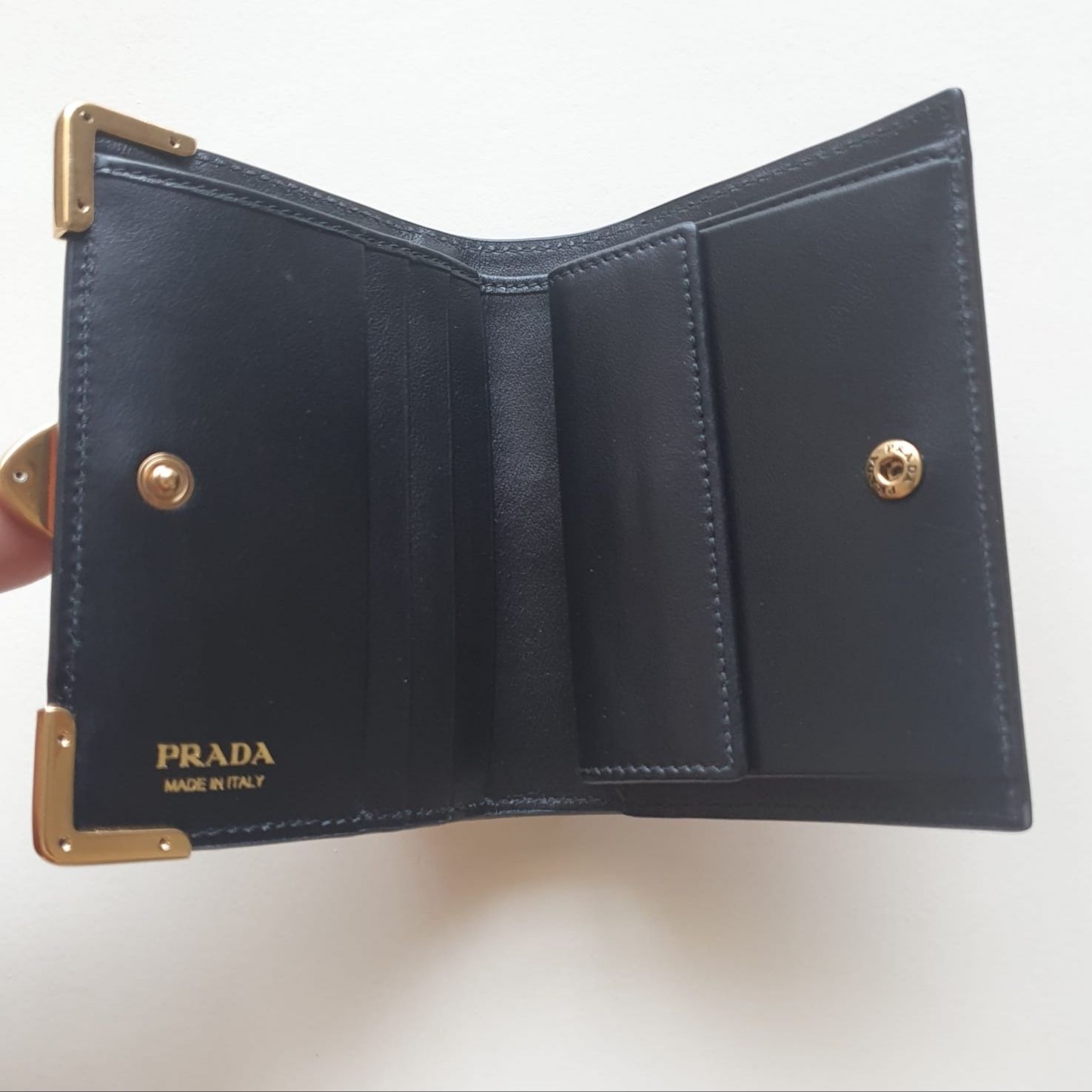 最短翌日お届け PRADA ミニ財布 コンパクト サフィアーノ 折財布
