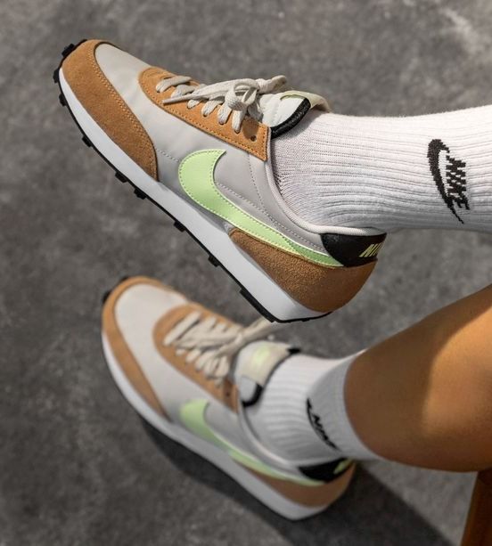 ★韓国の人気★【NIKE】★W DBREAK S.E★22-29cm★スニーカー★ ☆海外人気☆NIKE☆W NIKE DBREAK☆22-29cm☆関税込 (Nike