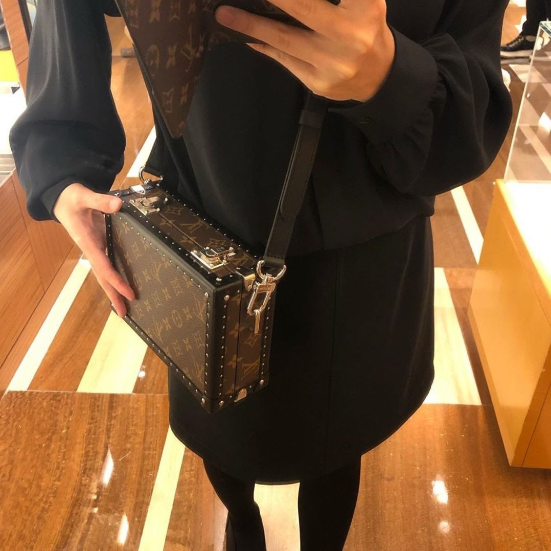 156000円 永遠の定番 ルイヴィトン レアな革バッグ レトロ louisvuitton 色々な レトロ ブラウン ルイヴィトン レザースニーカー VUITTON LOUIS スニーカー