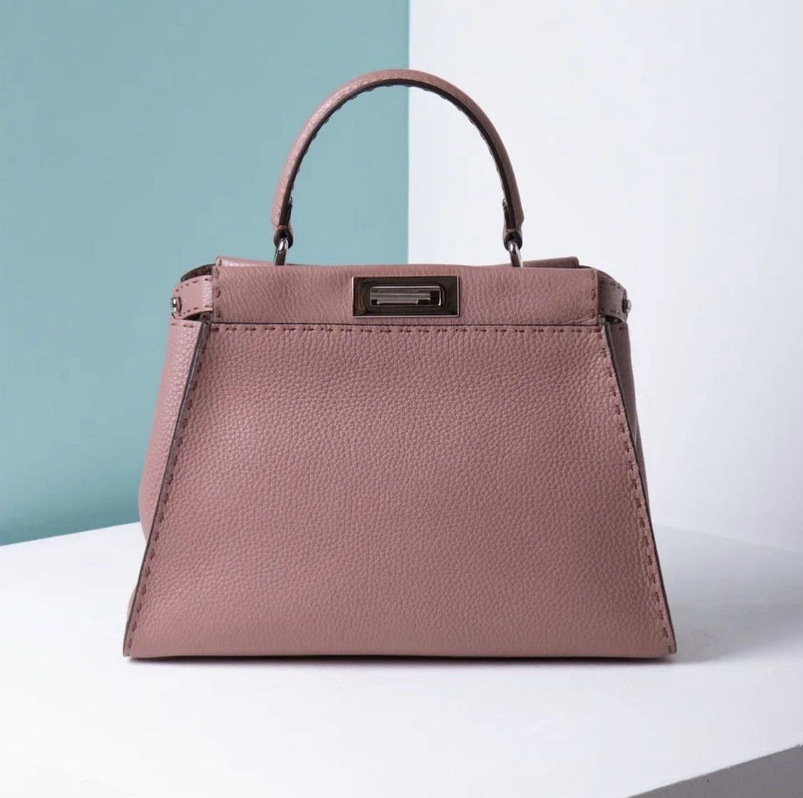 FENDI*新作*'PEEKABOO ピーカブー ミディアム レギュラー (FENDI FENDI*新作*'PEEKABOO ピーカブー ミディアム レギュラー (FENDI