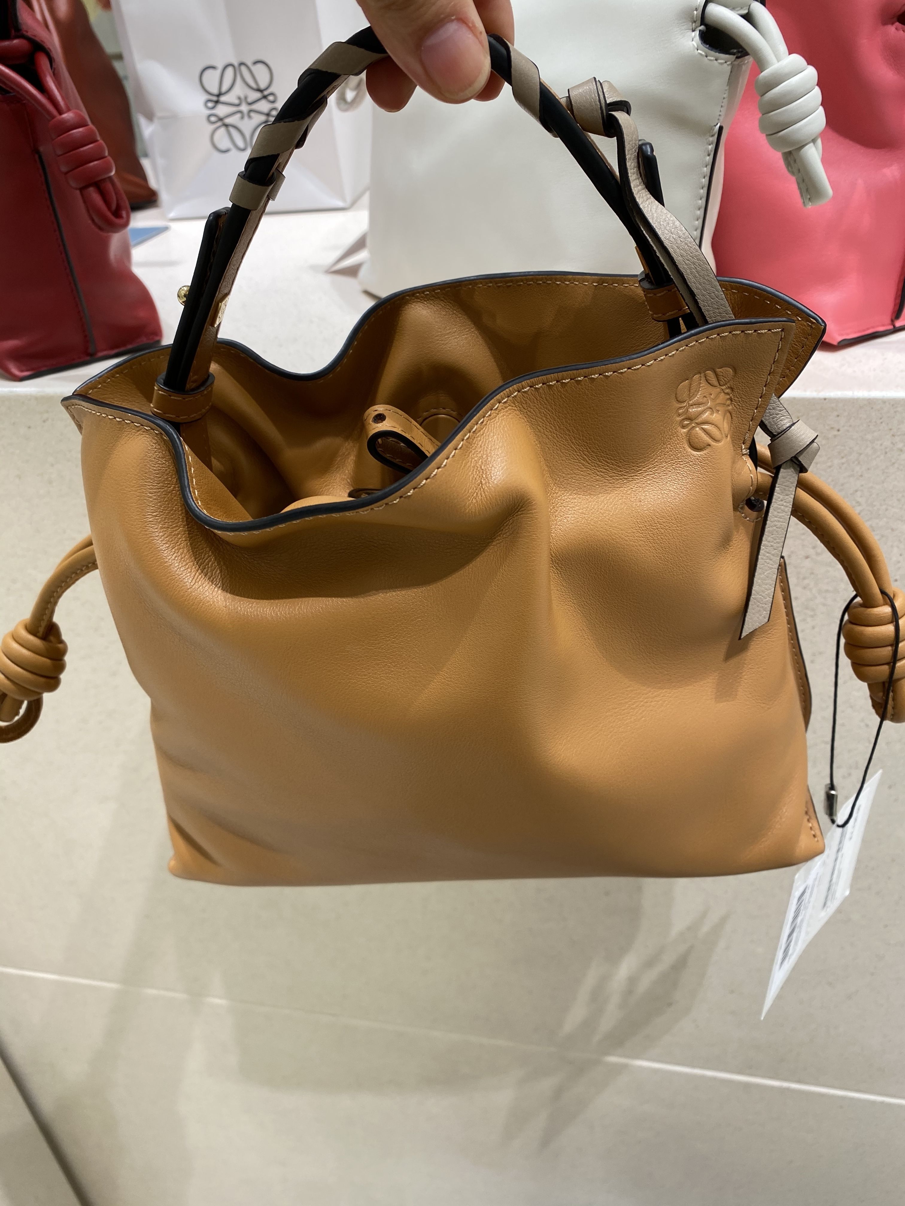 新作可愛いロエベLOEWEフラメンコクラッチミニストラップ付き (LOEWE 新作可愛いロエベLOEWEフラメンコクラッチミニストラップ付き (LOEWE
