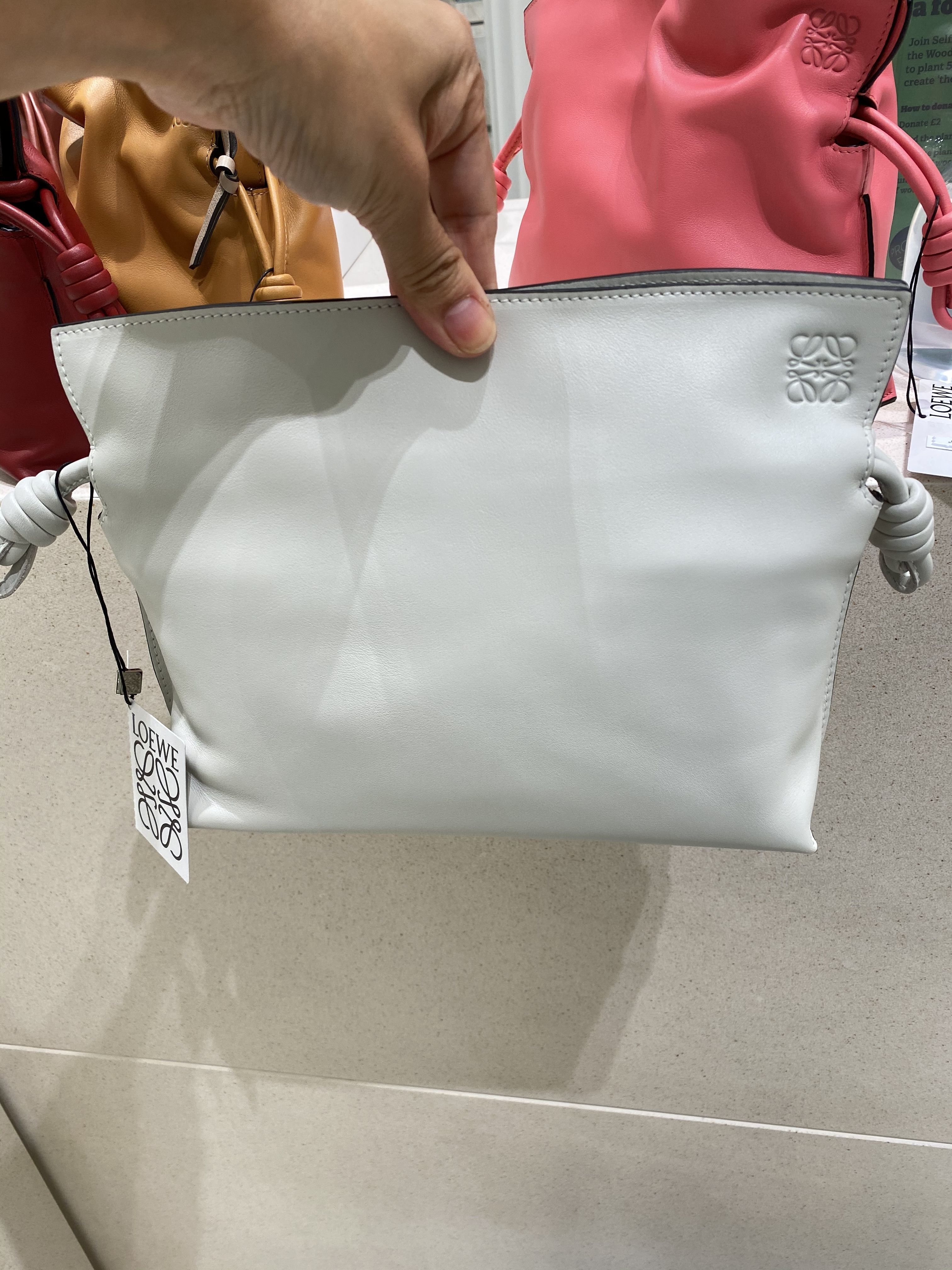 新作可愛いロエベLOEWEフラメンコクラッチミニストラップ付き (LOEWE 新作可愛いロエベLOEWEフラメンコクラッチミニストラップ付き (LOEWE