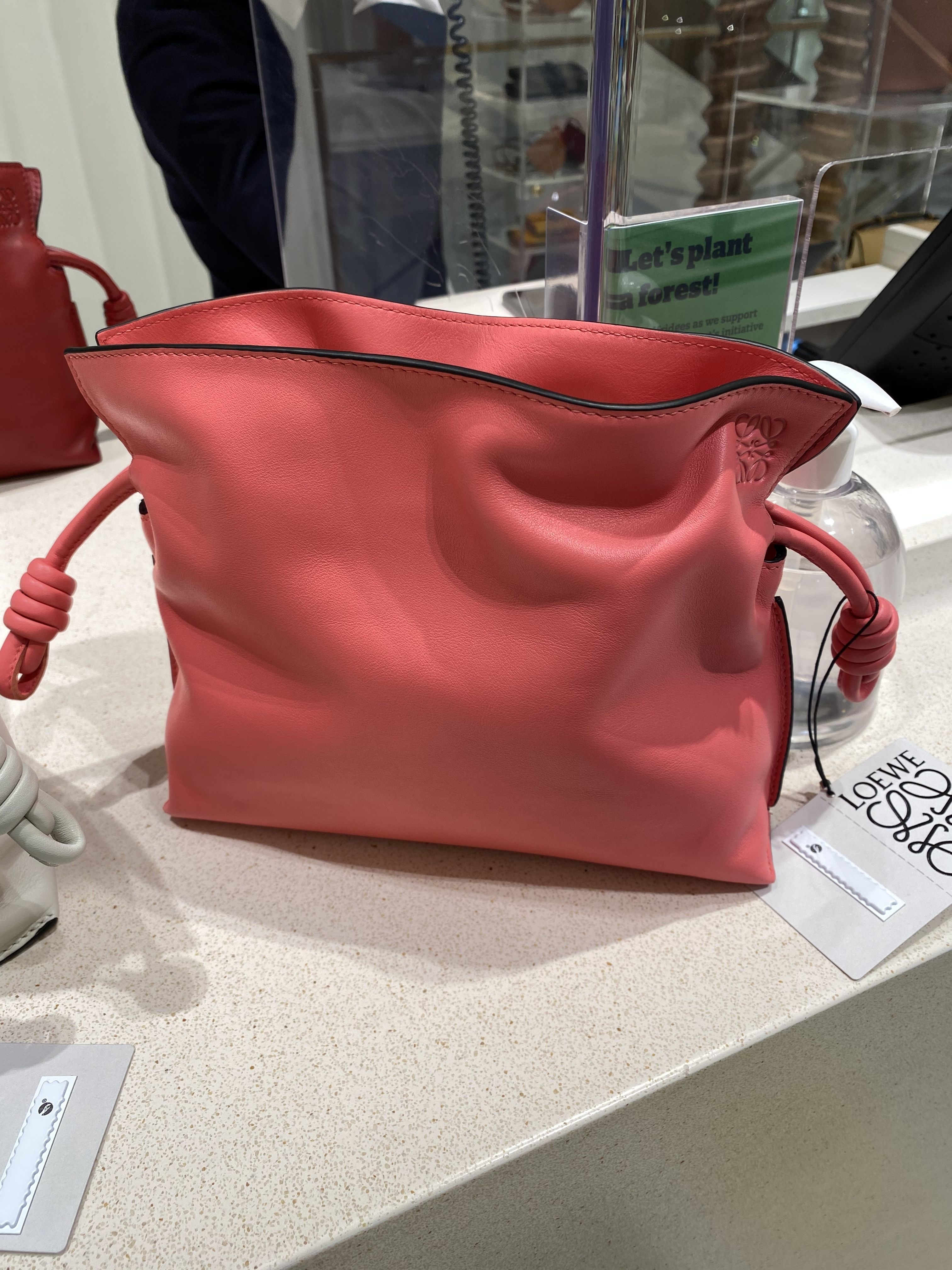 新作可愛いロエベLOEWEフラメンコクラッチミニストラップ付き (LOEWE 新作可愛いロエベLOEWEフラメンコクラッチミニストラップ付き (LOEWE