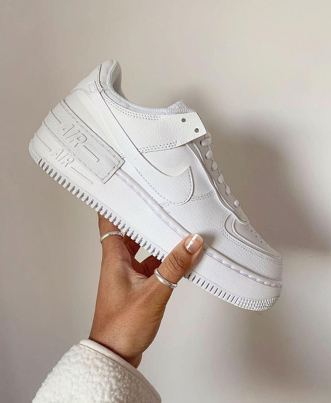 NIKE☆大人気 在庫有 ナイキ エアフォース1シャドウ ホワイト