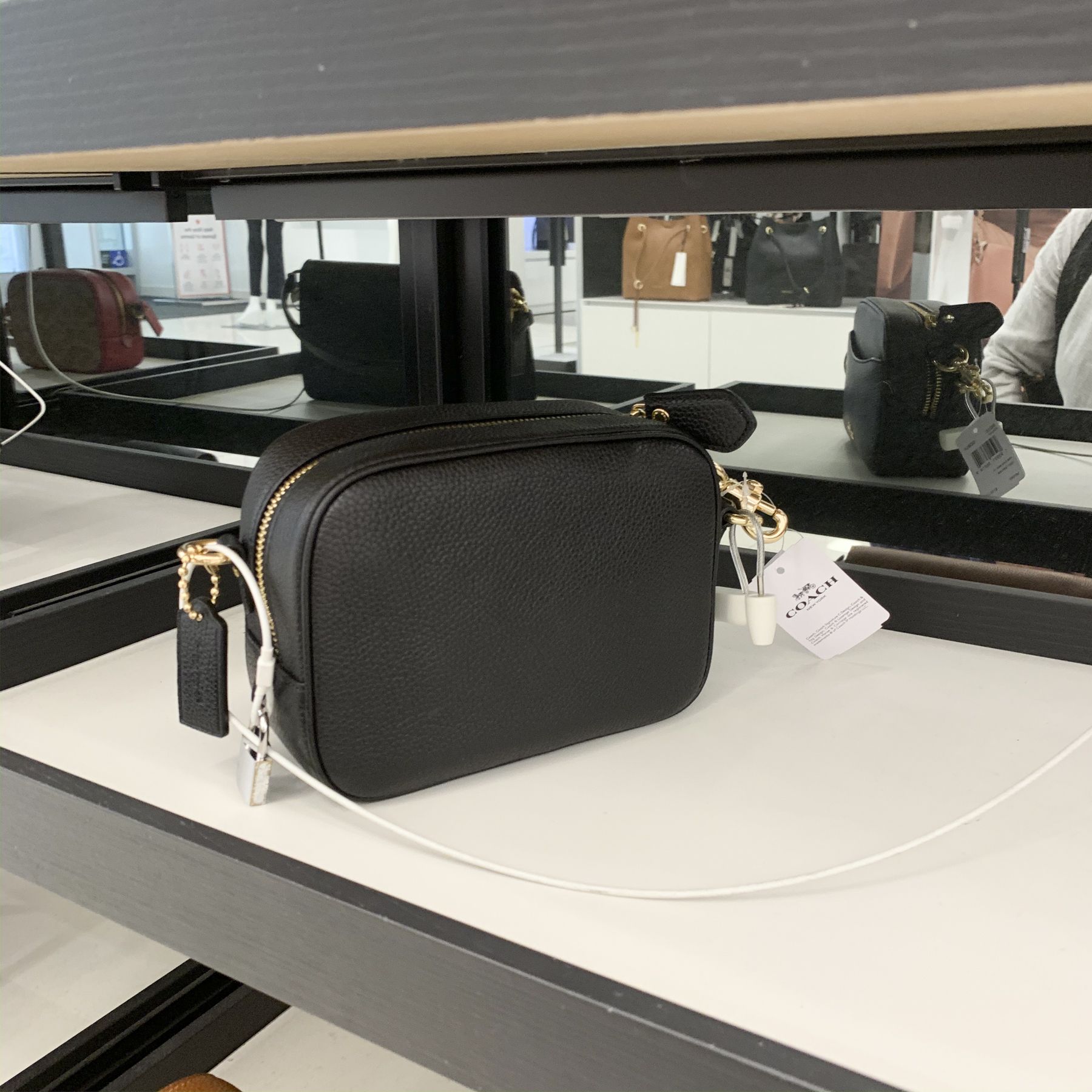 【COACHブティック】●NEW！ミニサイズ●カメラ バッグ 16 COACHブティック】○NEW！ミニサイズ○カメラ バッグ 16 (Coach