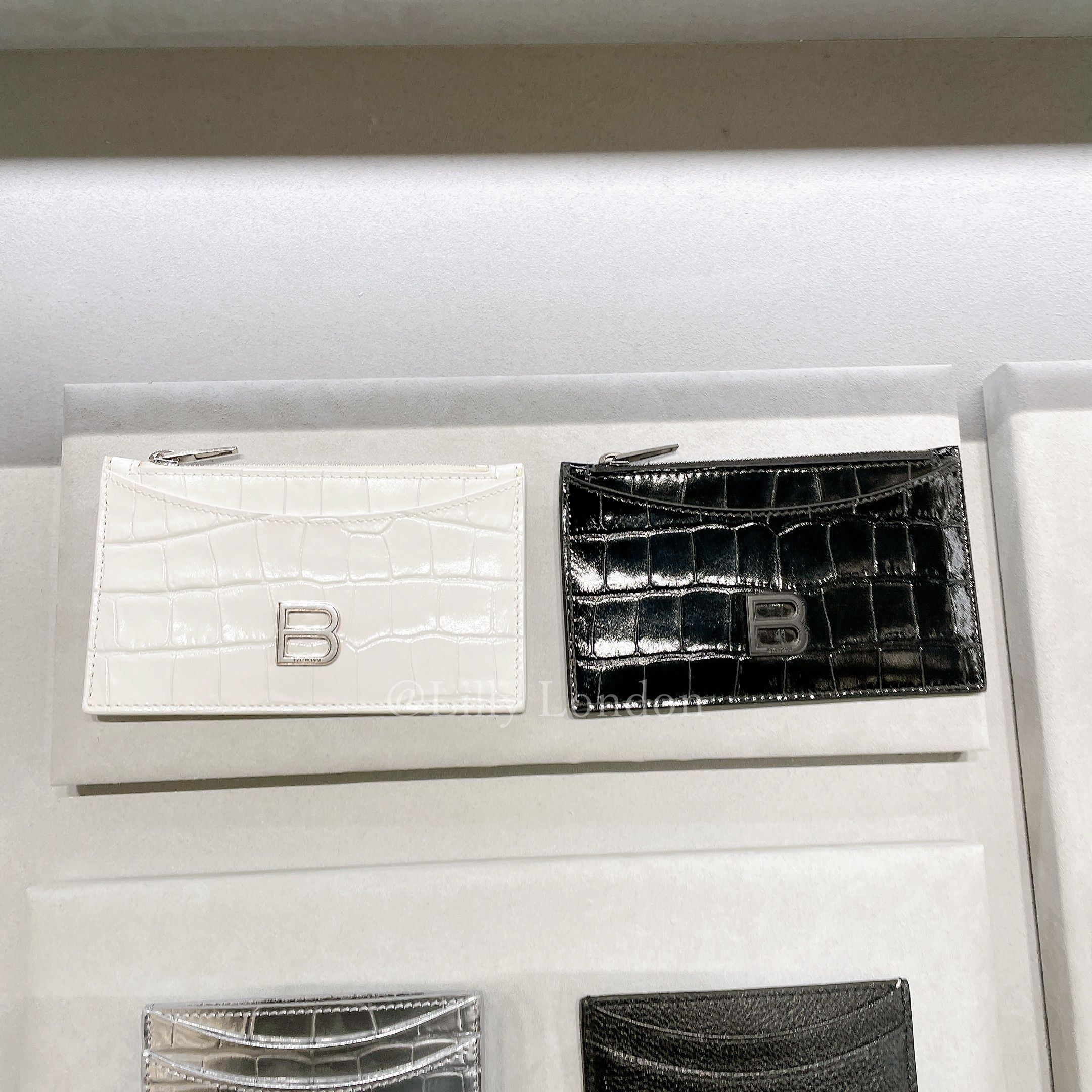 追跡付き発送で安 BALENCIAGA Hourglass コイン&カードホルダー