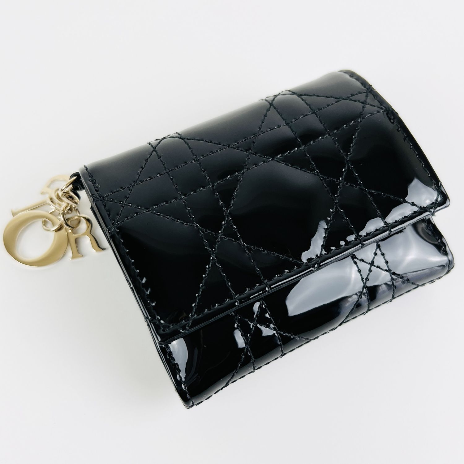 国内発送・すぐ届く☆【Dior】LADY DIOR ロータスウォレット (Dior 