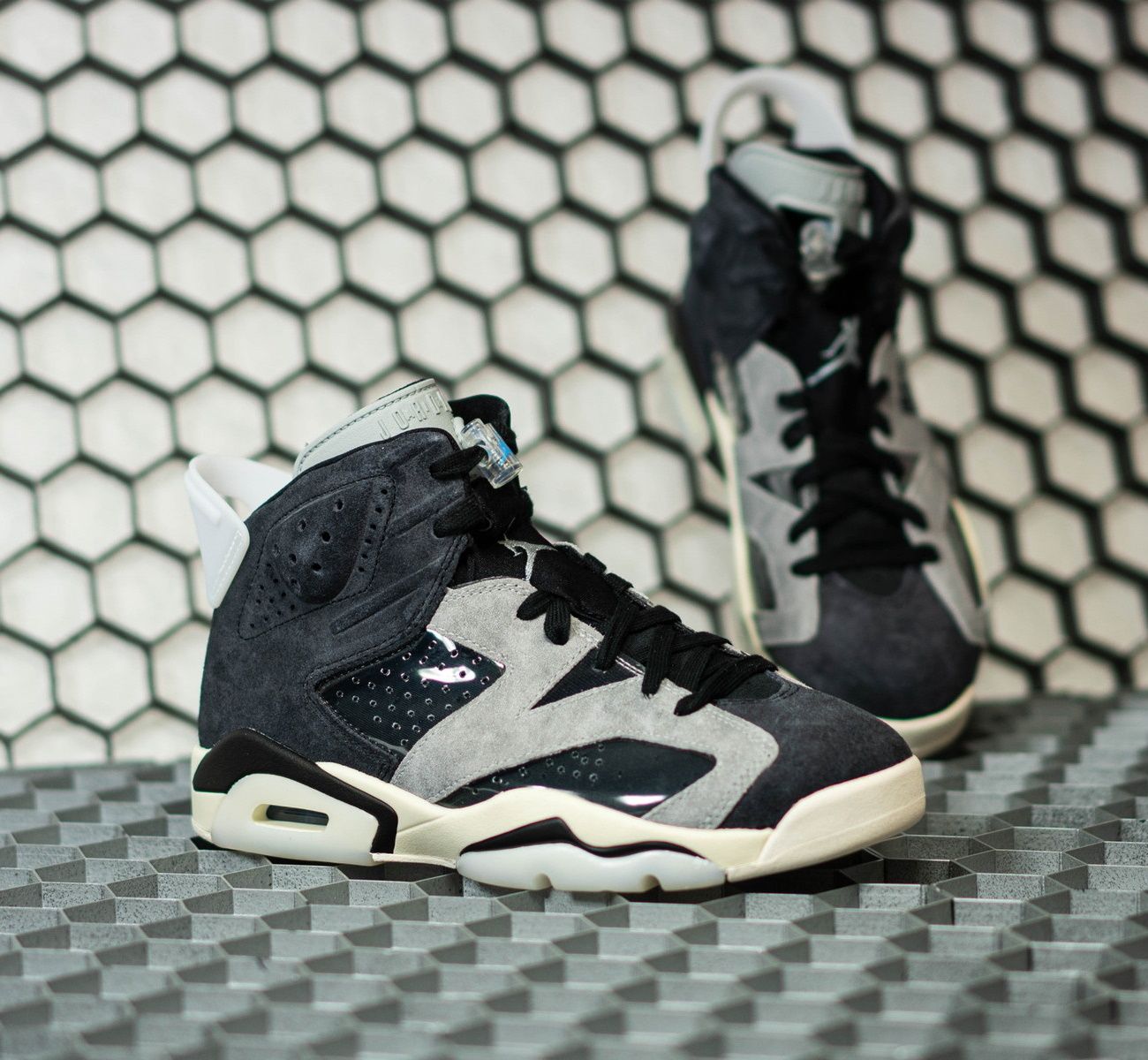 ☆NIKE WMNS☆エアジョーダンVI.RETRO☆テッククローム☆ (Nike