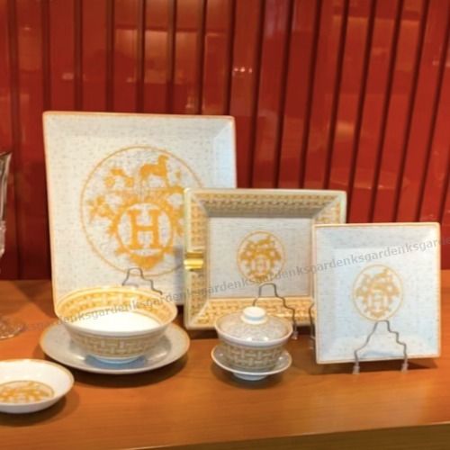 HERMES★蓋付きカップ&ソーサー〈モザイク 24〉★すぐ届く HERMES★蓋付きカップ&ソーサー〈モザイク 24〉★すぐ届く