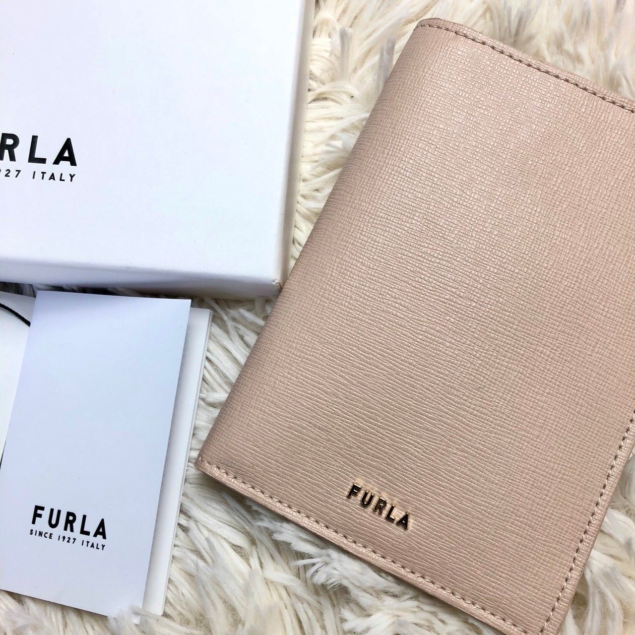 国内即発】FURLA フルラ LINDA マルチケース パスポートケース (FURLA 国内即発】FURLA フルラ LINDA マルチケース パスポートケース (FURLA