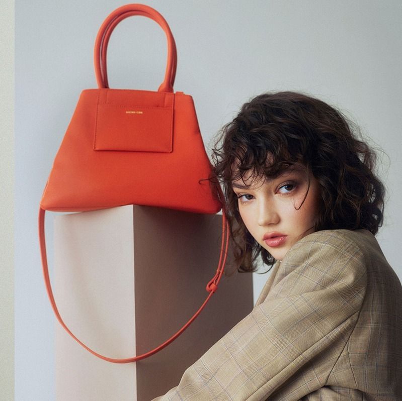 ○○韓国バッグ○○イエムスコール HIDE CROSS BAG 牛革バッグ ○○韓国バッグ○○イエムスコール HIDE CROSS BAG 牛革バッグ