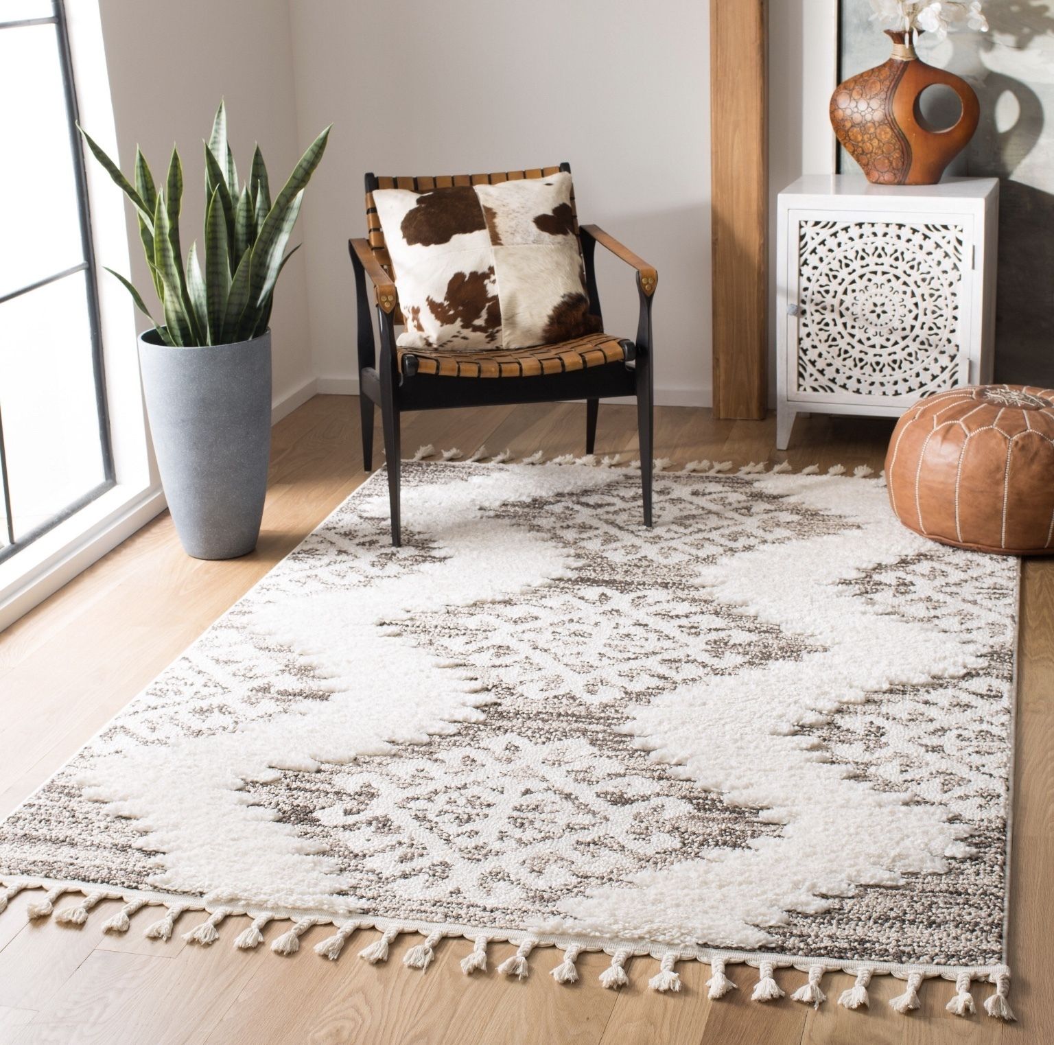 速達発送☆Safavieh☆タッセル付きMoroccanエリアラグ 91x152cm 速達発送☆Safavieh☆タッセル付きMoroccanエリアラグ 91x152cm