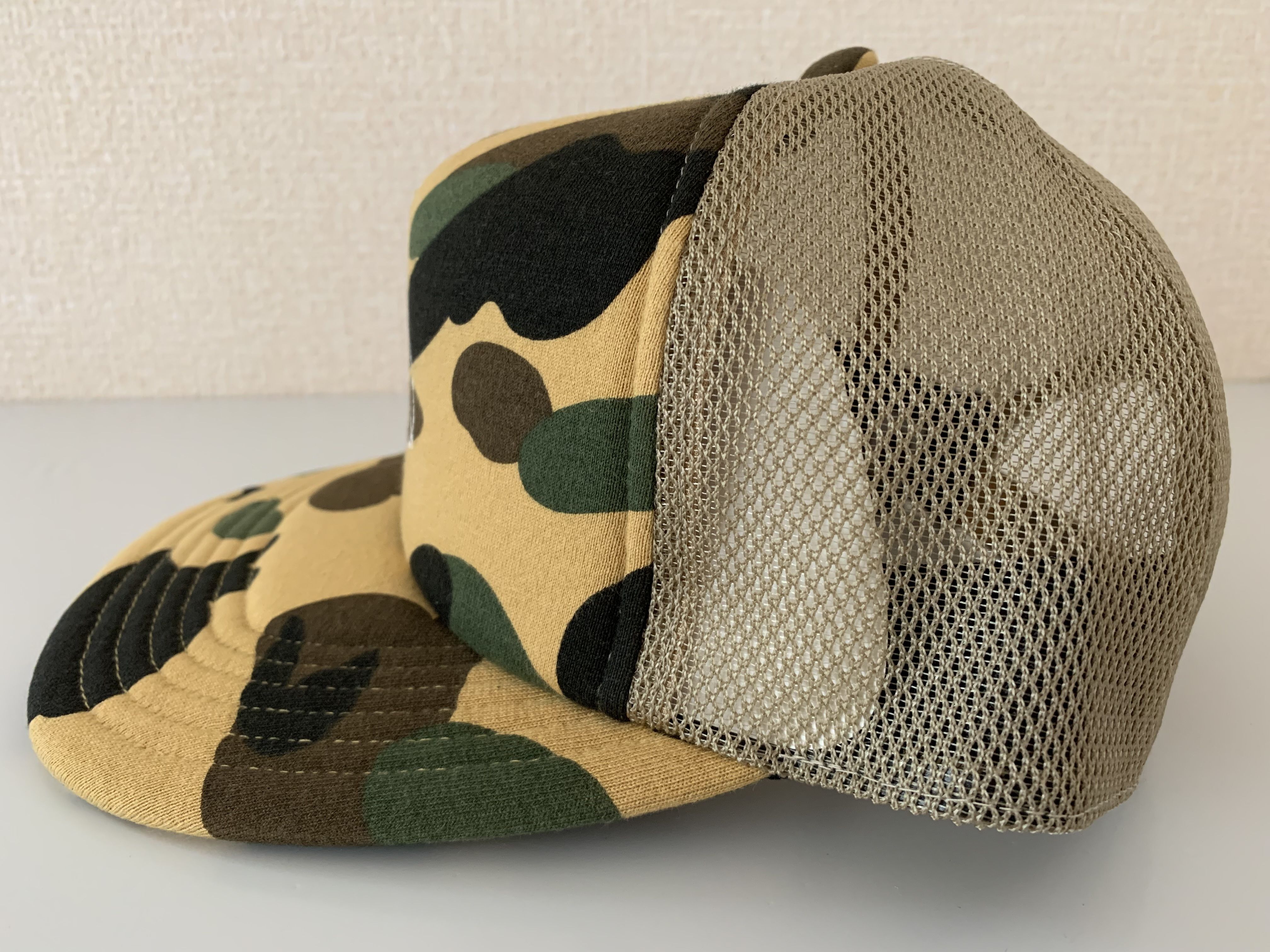 衝撃特価 送料無料！OVO X CAP（ピンバッジ付き MESH CAMO 1ST BAPE 帽子