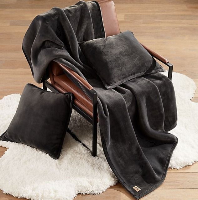 ☆UGG☆日本未発売 Coco Pillows クッション(Set of 2) (UGG ☆UGG☆日本未発売 Coco Pillows クッション(Set of 2) (UGG
